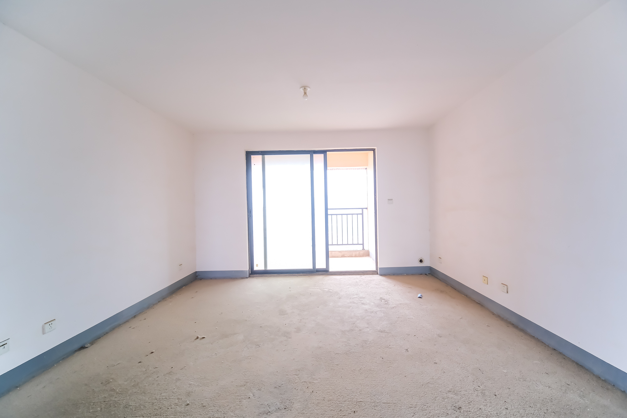 三一街区 3室2厅1卫 75.0万 三一街区 3室2厅1卫 75.0万客厅