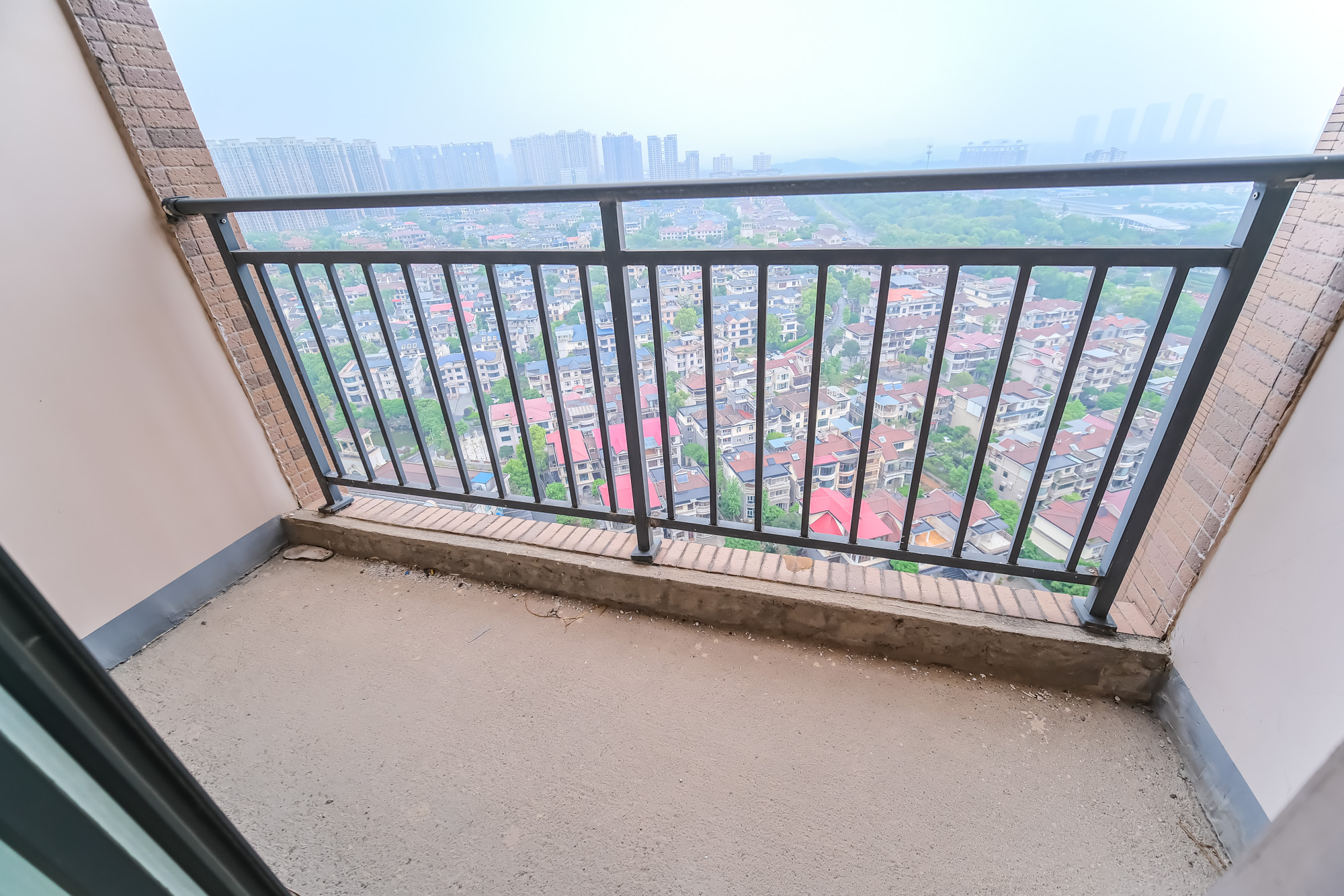 三一街区 3室2厅1卫 75.0万 三一街区 3室2厅1卫 75.0万阳台