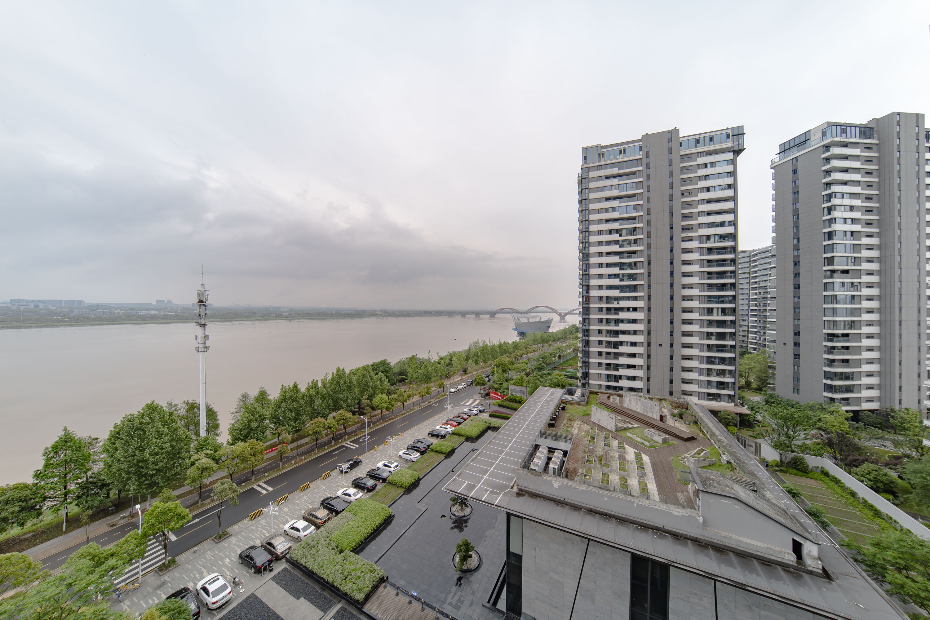 珠江颐德公馆  5室2厅3卫   580.00万其他