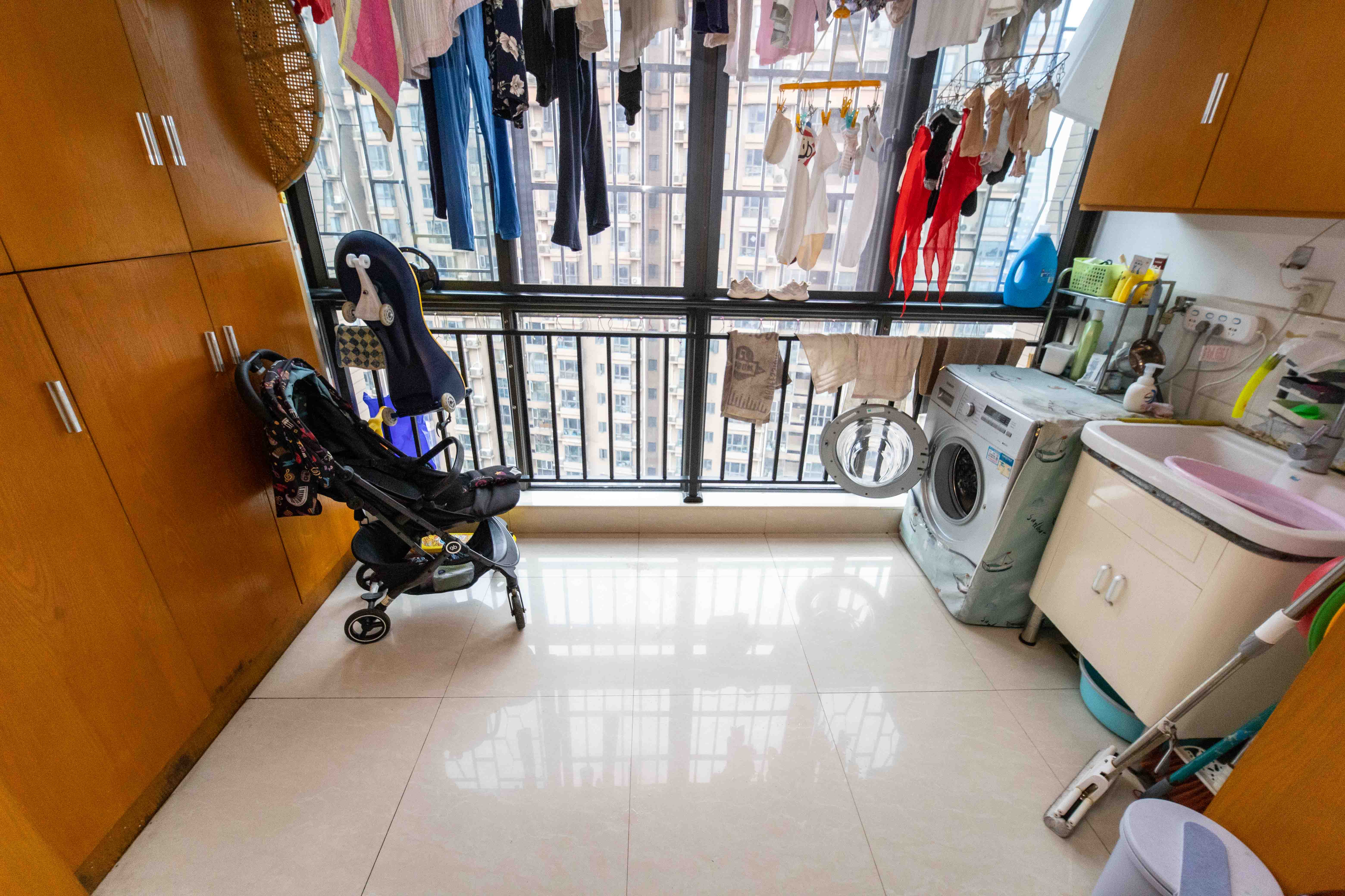 万象凯旋湾  3室1厅1卫    92.8万 万象凯旋湾  3室1厅1卫    92.8万阳台