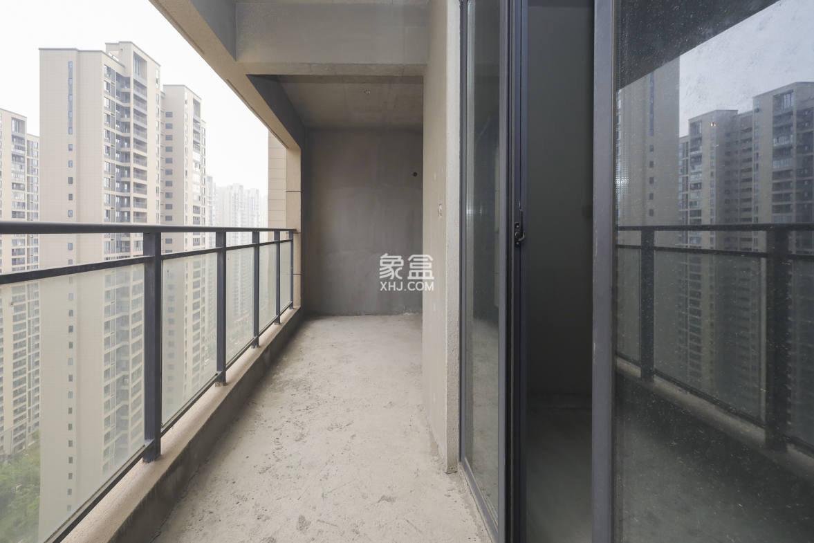 嘉宇北部湾A区  4室2厅2卫    79.8万 嘉宇北部湾A区  4室2厅2卫    79.8万阳台