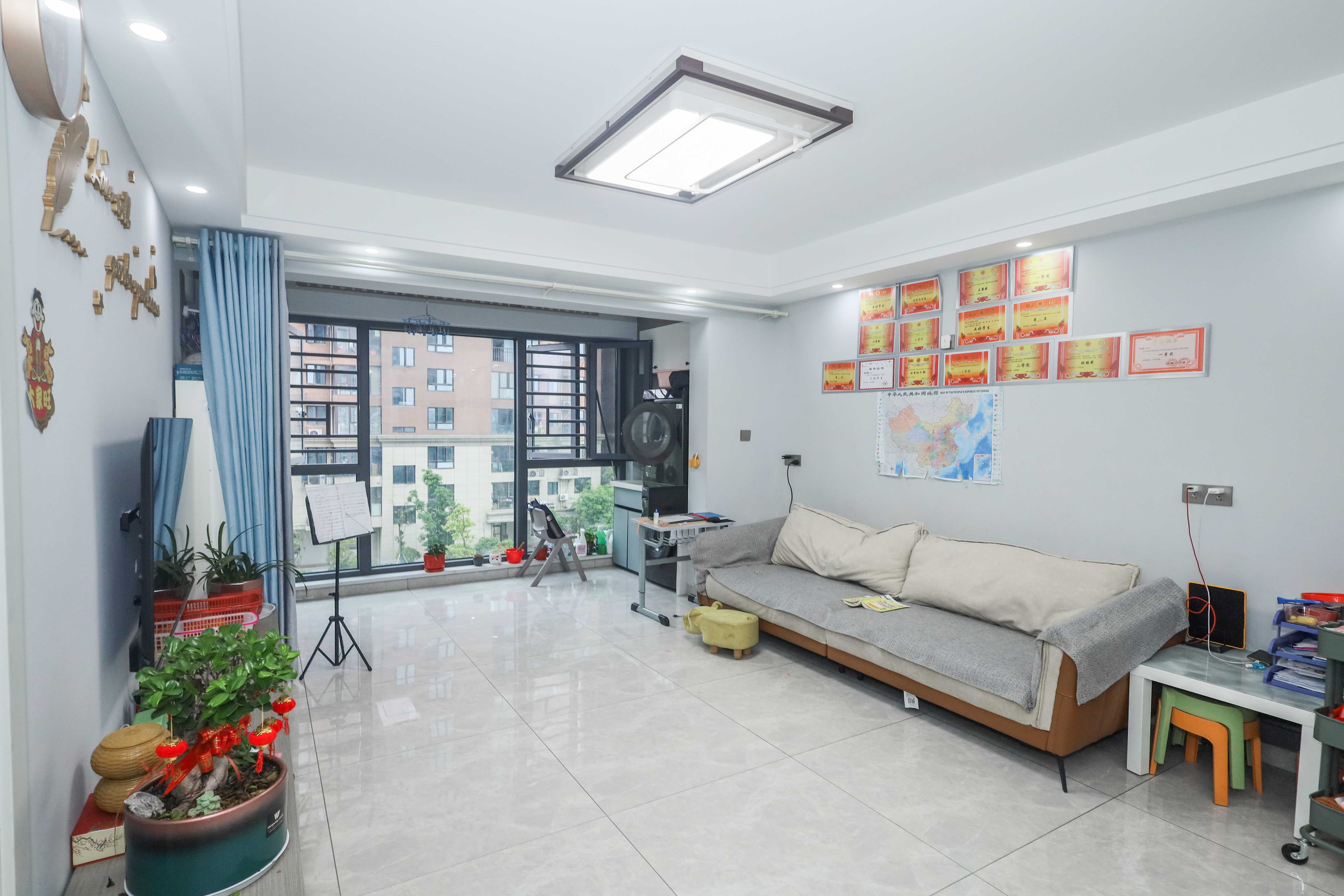 中冶中央公园 2室2厅1卫 101.0万 中冶中央公园 2室2厅1卫 101.0万客厅