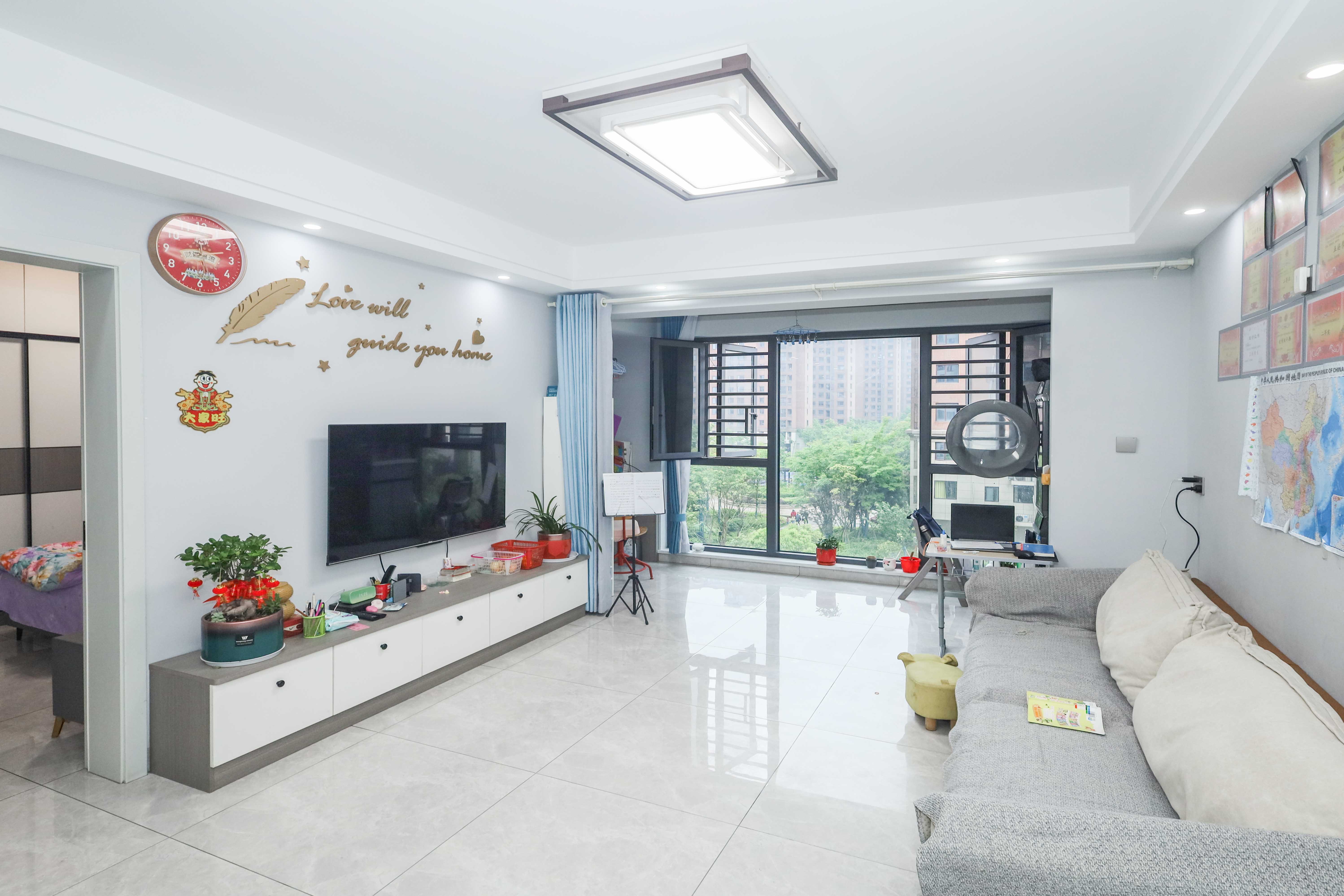 中冶中央公园 2室2厅1卫 101.0万 中冶中央公园 2室2厅1卫 101.0万客厅