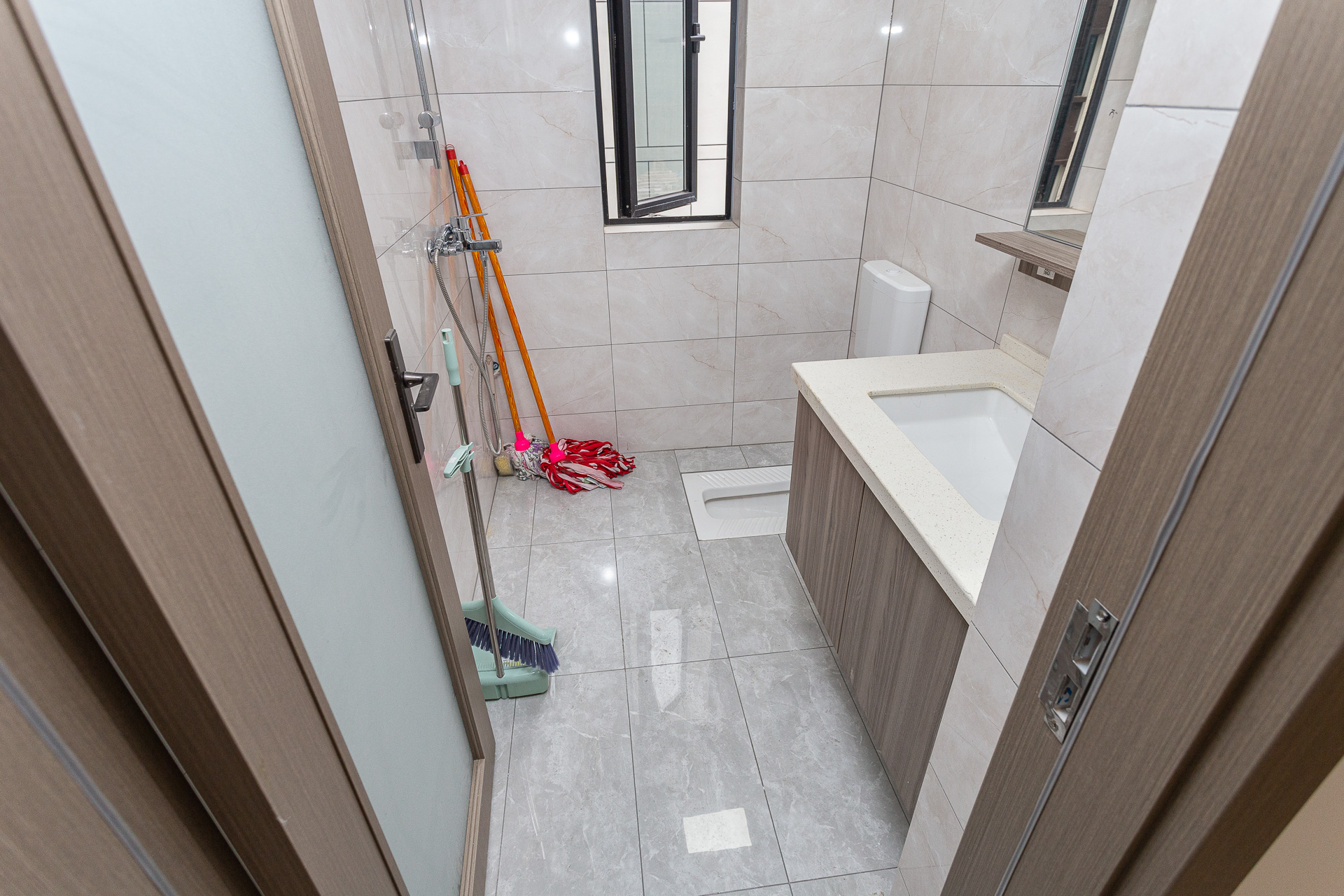 金富湘江悦城  3室2厅1卫    110.0万 金富湘江悦城  3室2厅1卫    110.0万卫生间