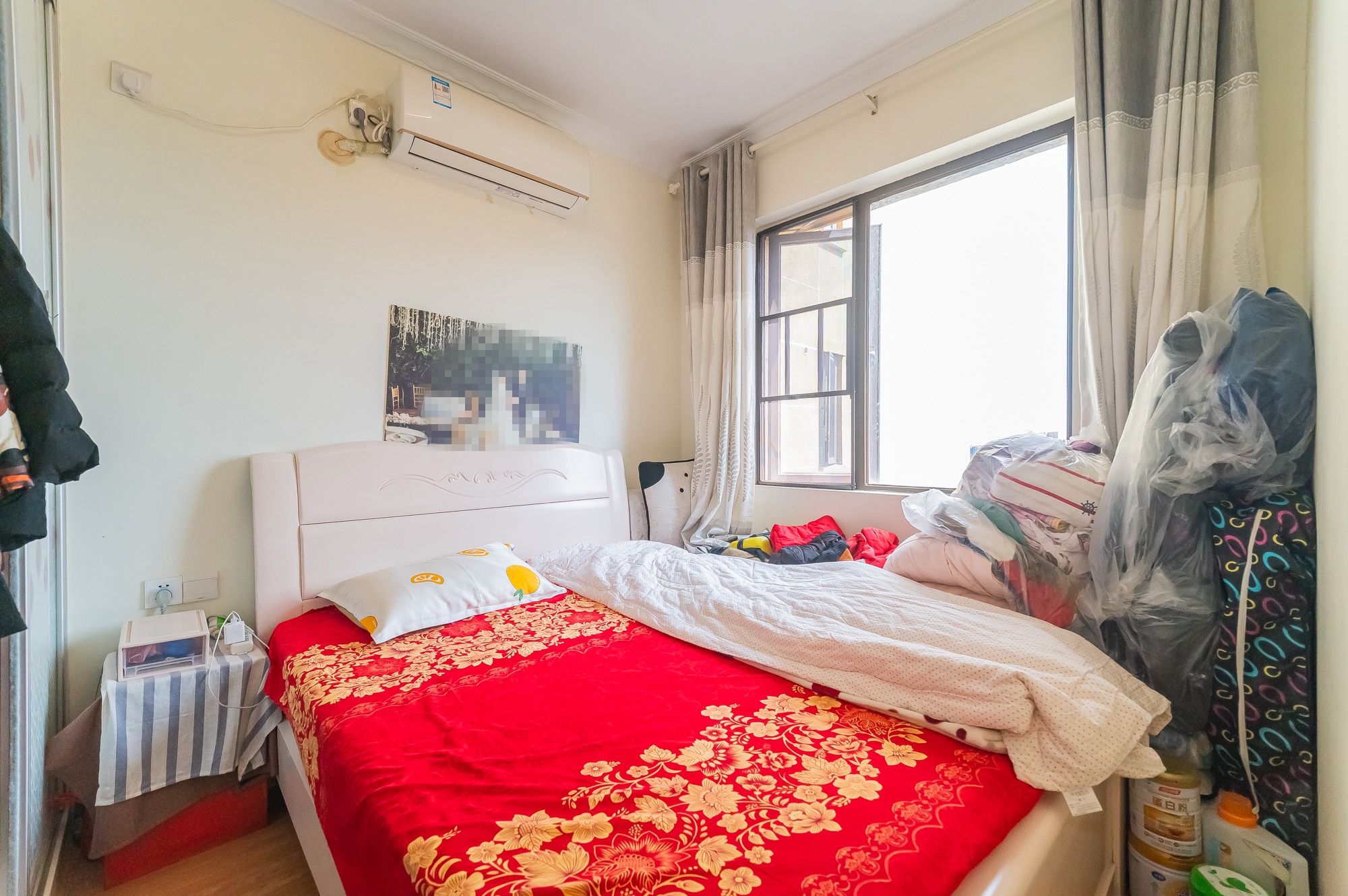 华润置地广场一期 3室2厅1卫 68.5万 华润置地广场一期 3室2厅1卫 68.5万卧室