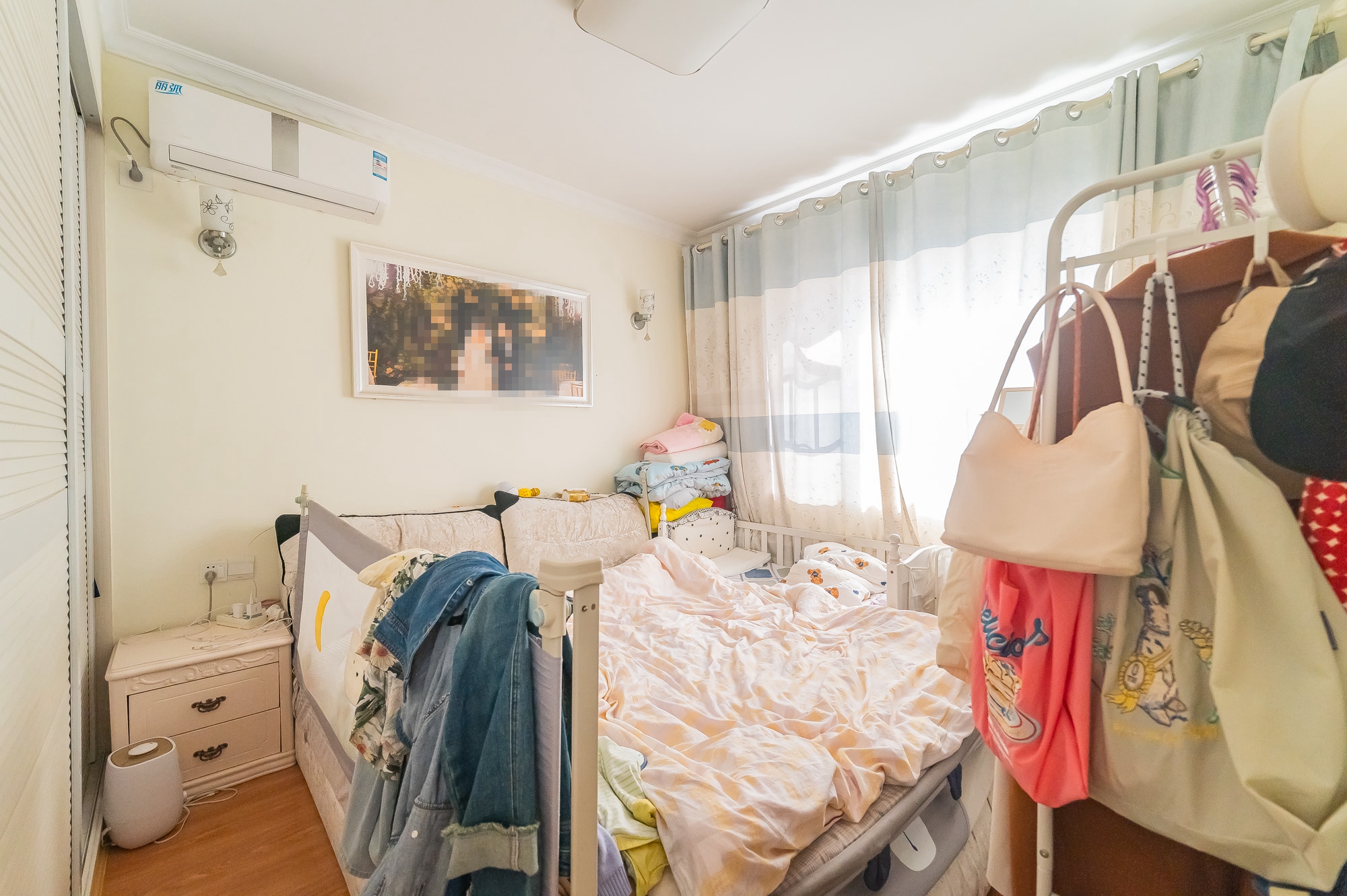 华润置地广场一期 3室2厅1卫 68.5万 华润置地广场一期 3室2厅1卫 68.5万卧室