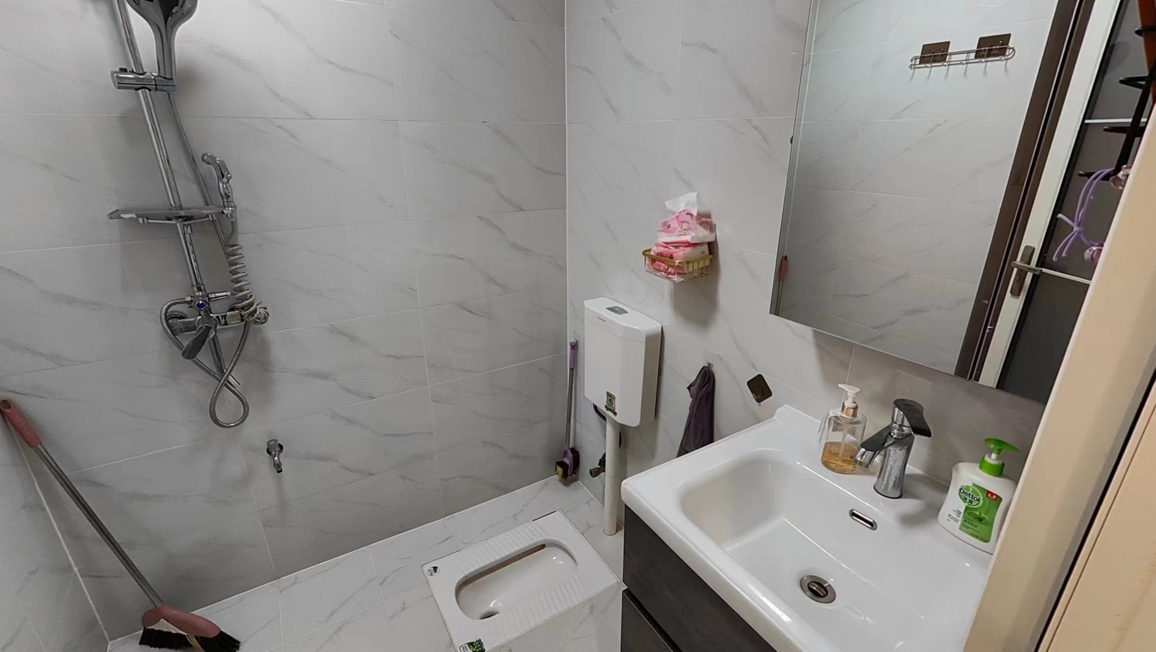 城市公园 1室1厅1卫 28.0万 城市公园 1室1厅1卫 28.0万室内图