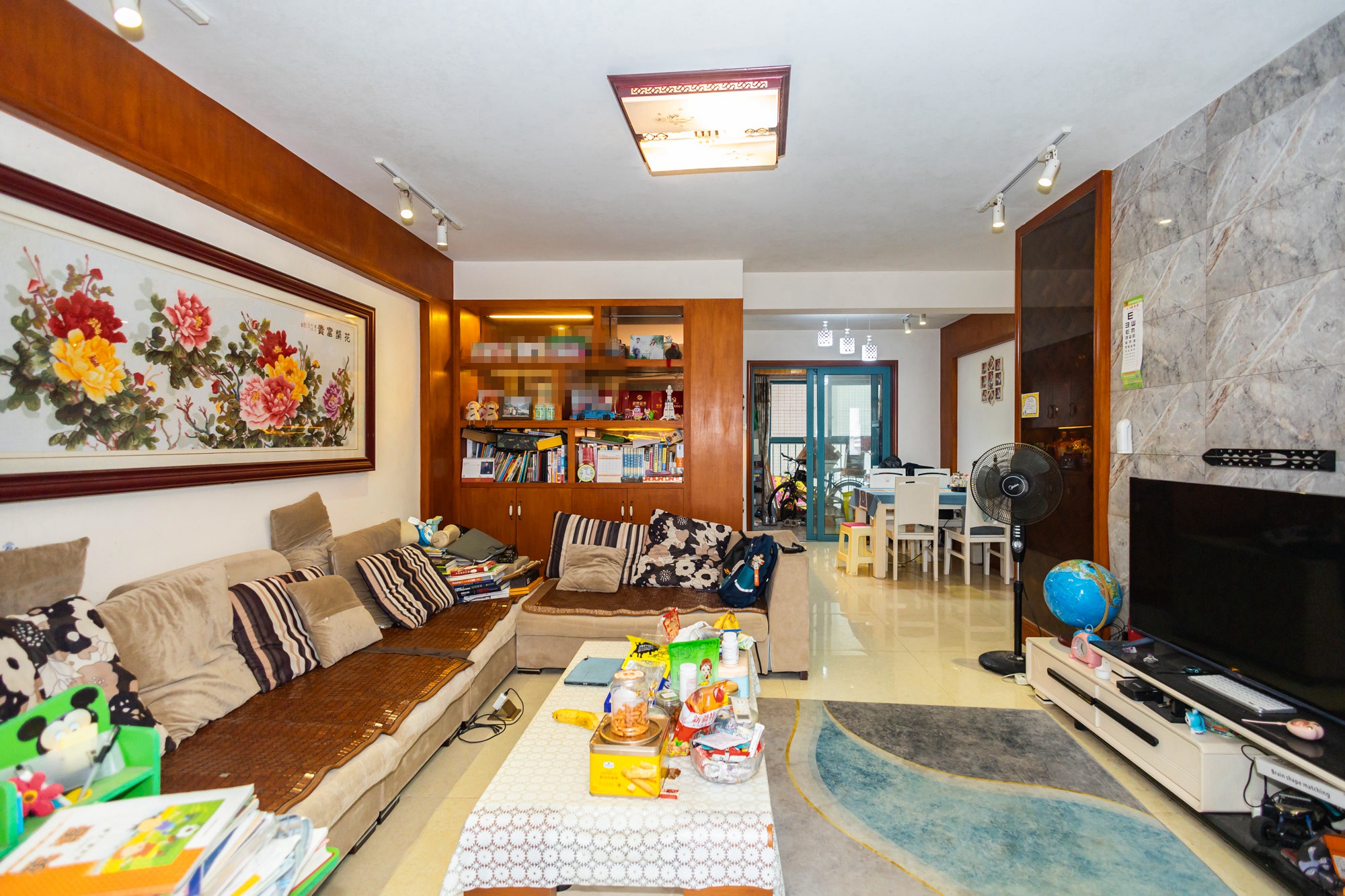 蝴蝶谷 3室2厅2卫 79.8万 蝴蝶谷 3室2厅2卫 79.8万客厅