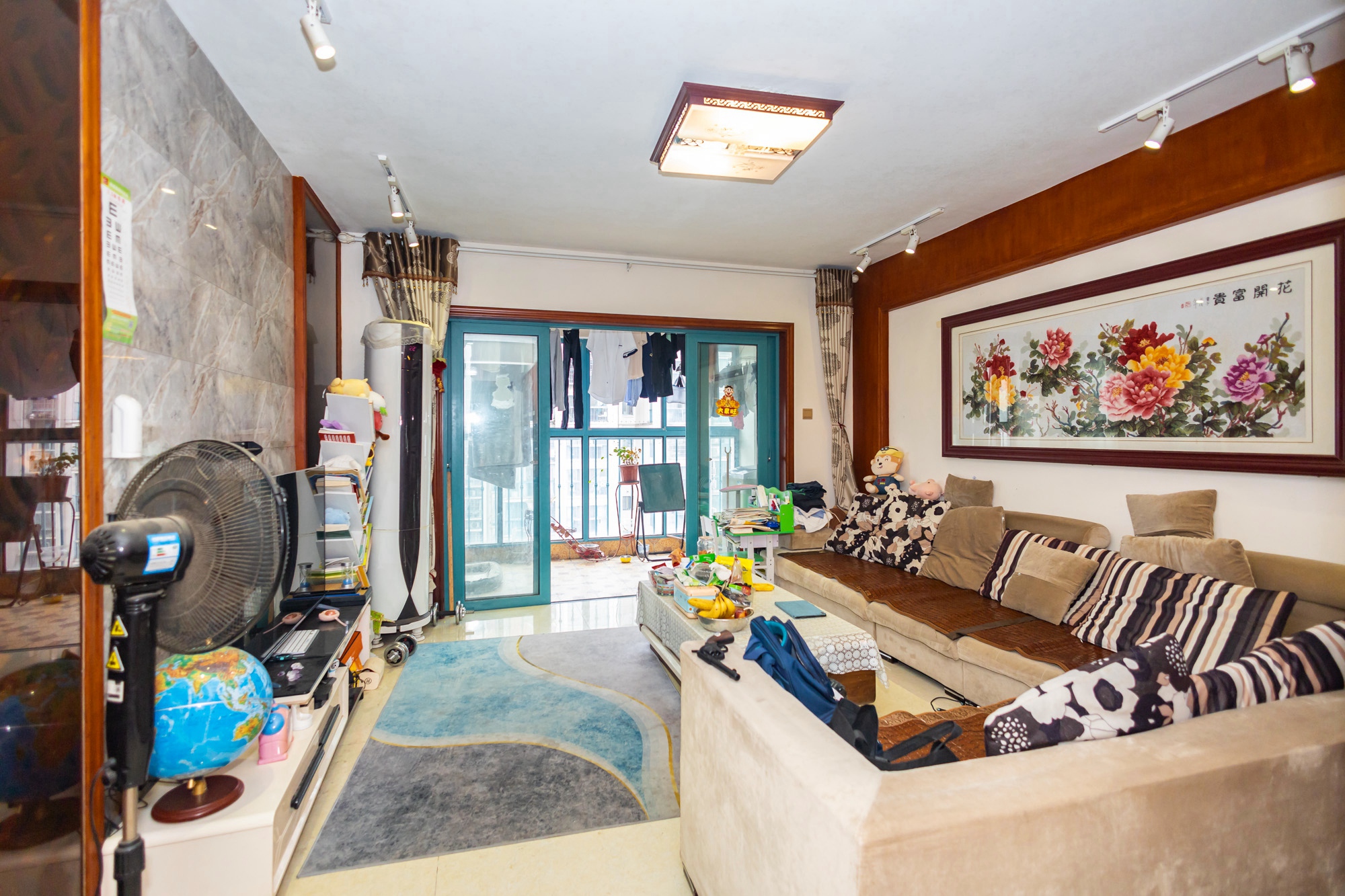 蝴蝶谷 3室2厅2卫 79.8万 蝴蝶谷 3室2厅2卫 79.8万客厅