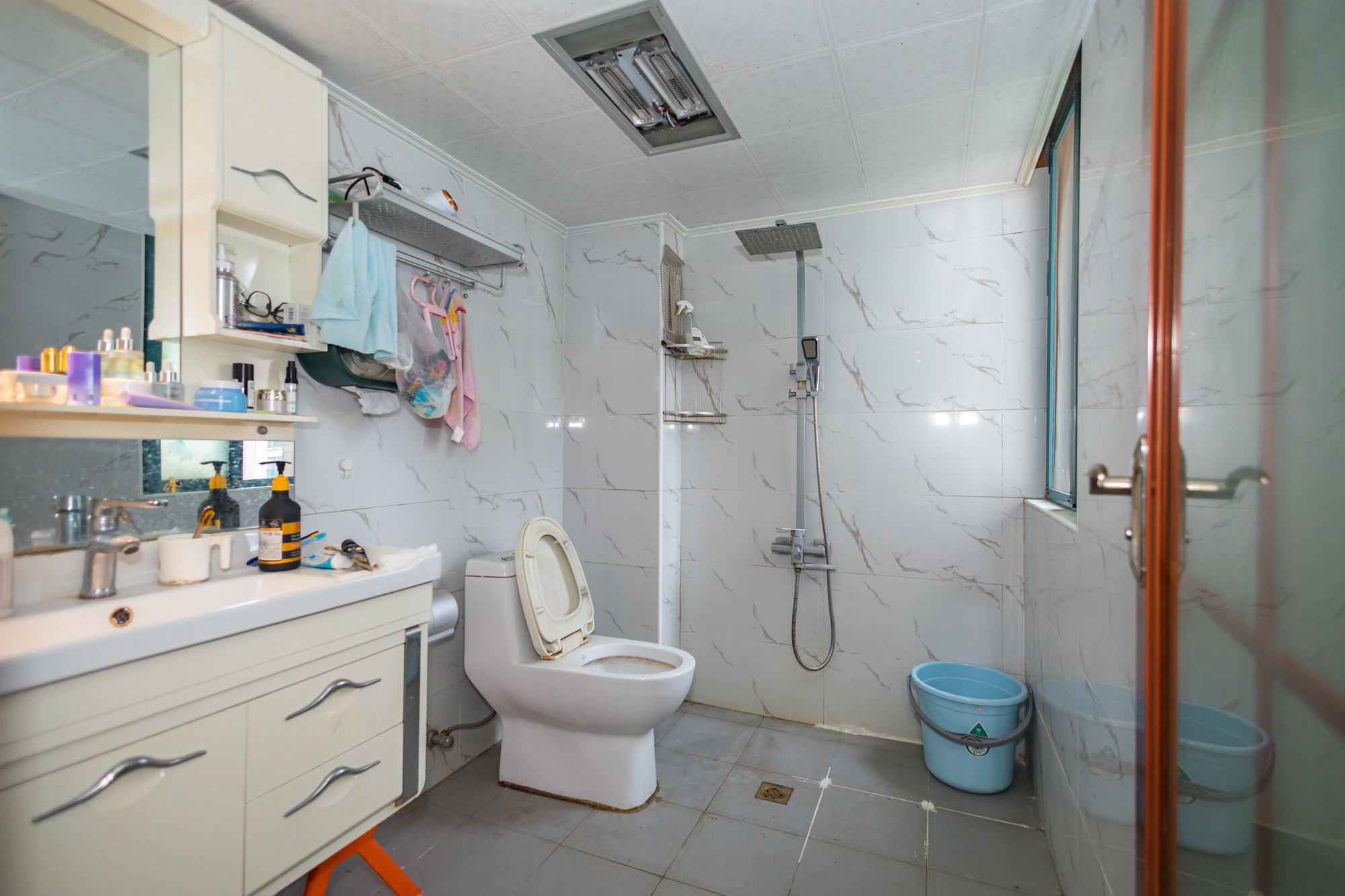 蝴蝶谷 3室2厅2卫 79.8万 蝴蝶谷 3室2厅2卫 79.8万卫生间