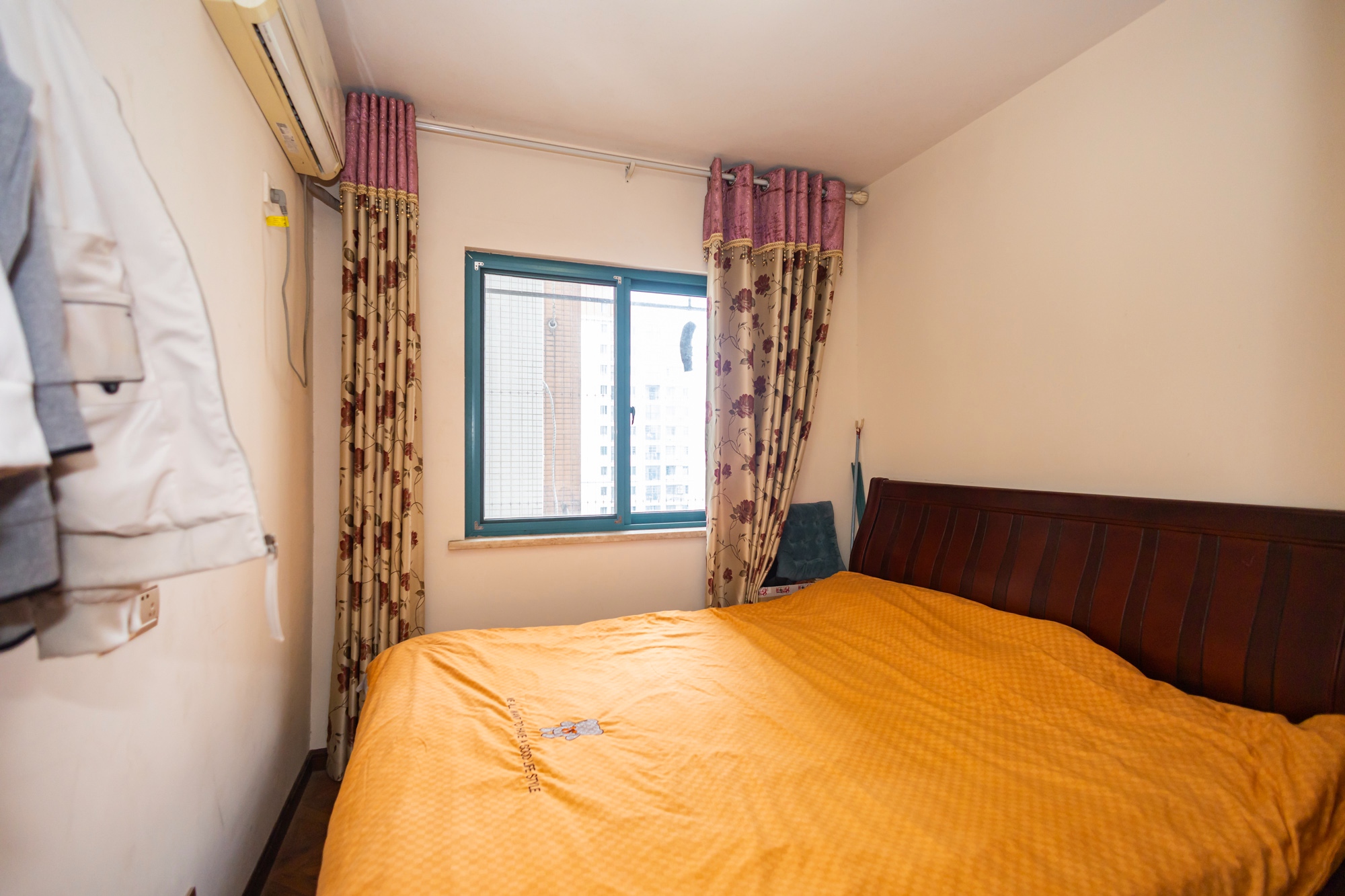 蝴蝶谷 3室2厅2卫 79.8万 蝴蝶谷 3室2厅2卫 79.8万卧室