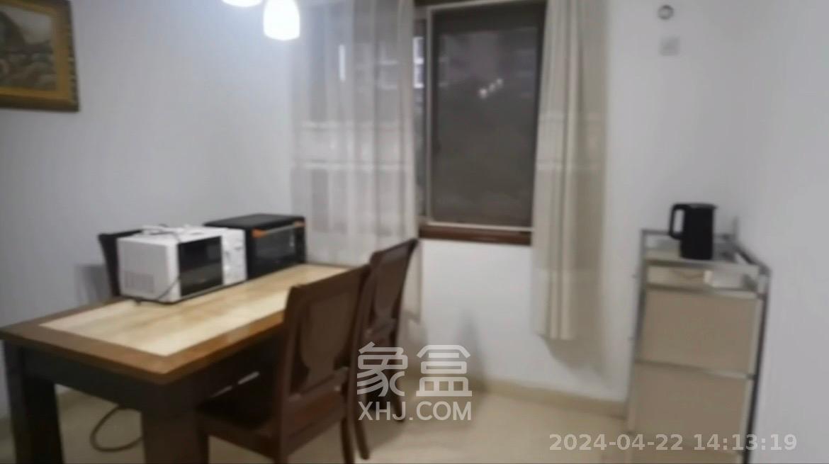 枫林美景  4室2厅1卫   2500.00元/月室内图