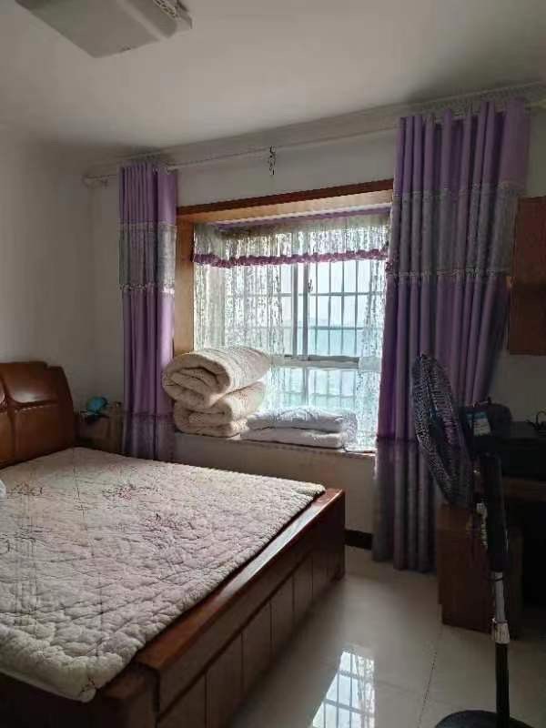 鸿都苑  3室2厅2卫   1300.00元/月室内图1