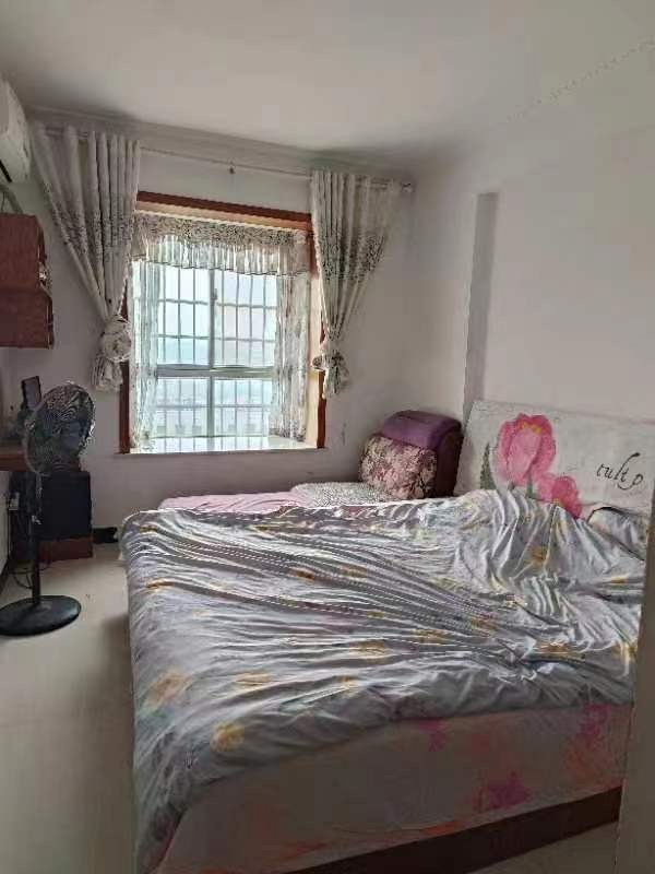 鸿都苑  3室2厅2卫   1300.00元/月室内图