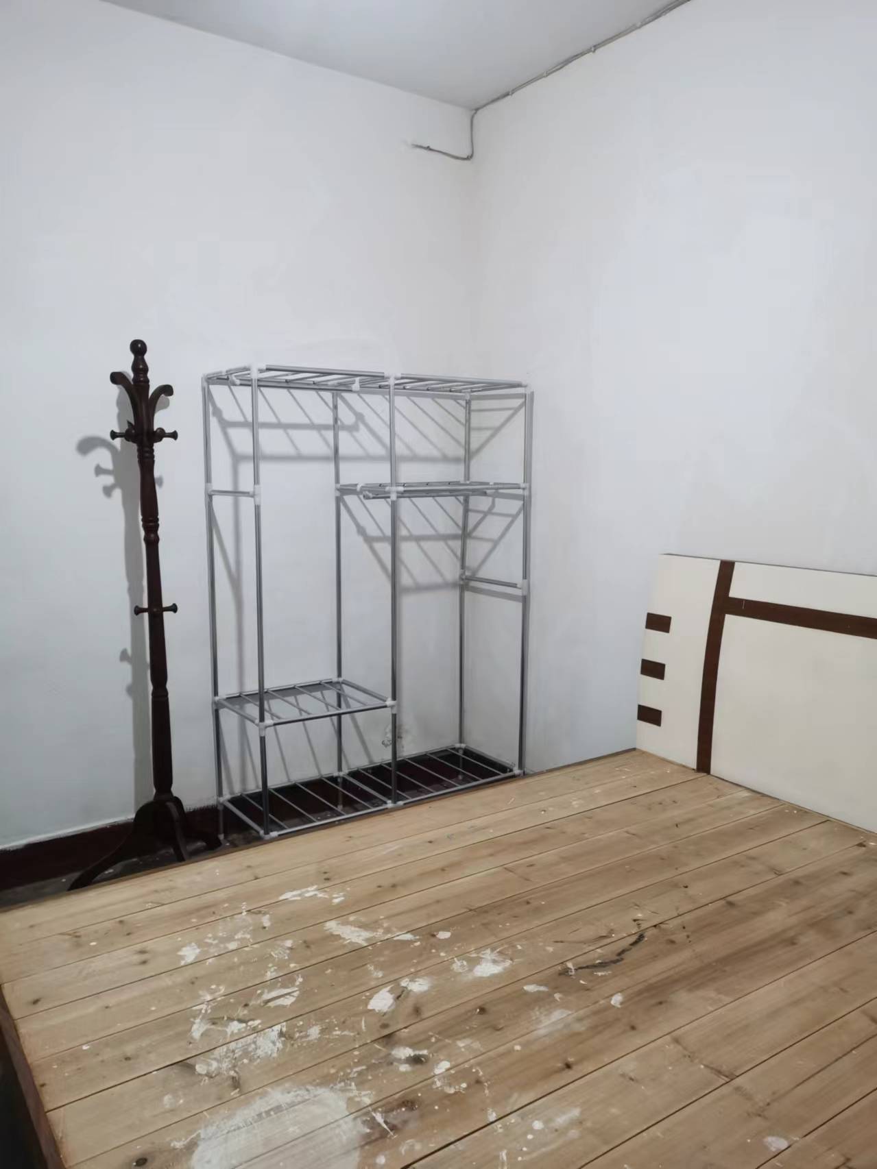 市总工会家属楼  3室1厅1卫   32.80万客厅