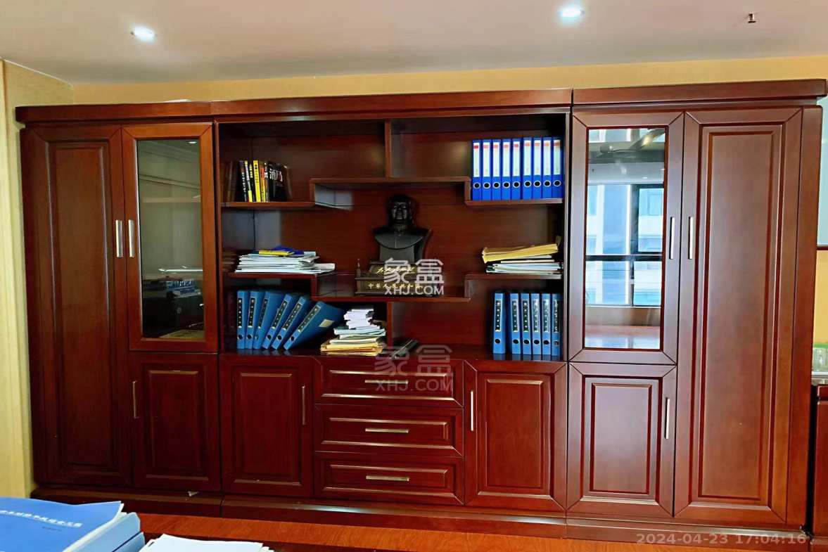 中央商业广场 1室1厅1卫 2500.00元/月 中央商业广场 1室1厅1卫 2500.00元/月室内图