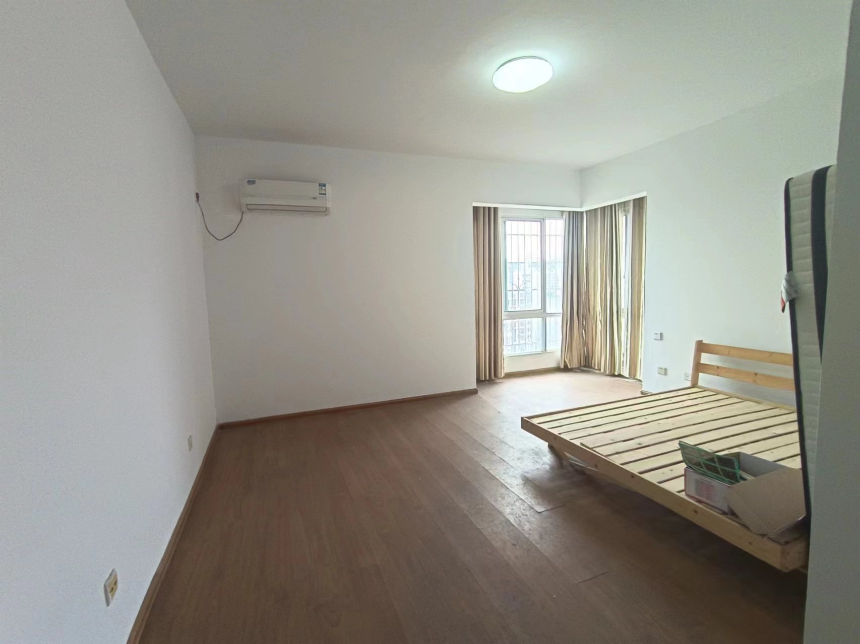 繁茂大厦 3室2厅2卫 59.8万 繁茂大厦 3室2厅2卫 59.8万室内图