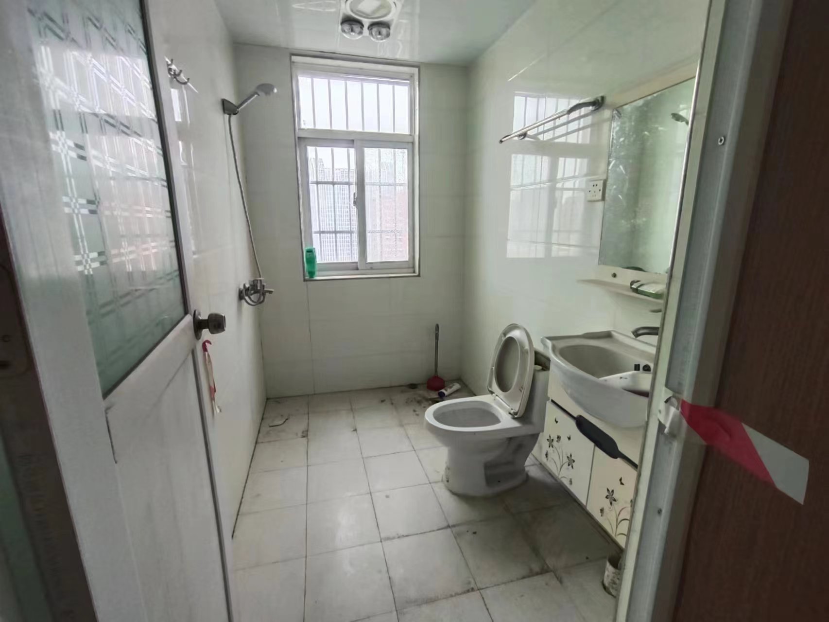 繁茂大厦 3室2厅2卫 59.8万 繁茂大厦 3室2厅2卫 59.8万室内图