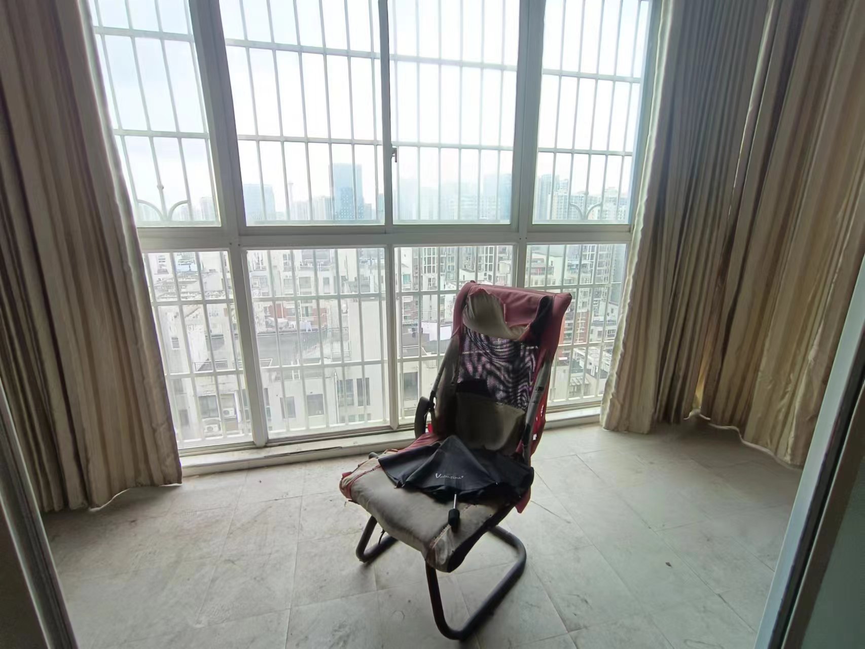 繁茂大厦 3室2厅2卫 59.8万 繁茂大厦 3室2厅2卫 59.8万室内图