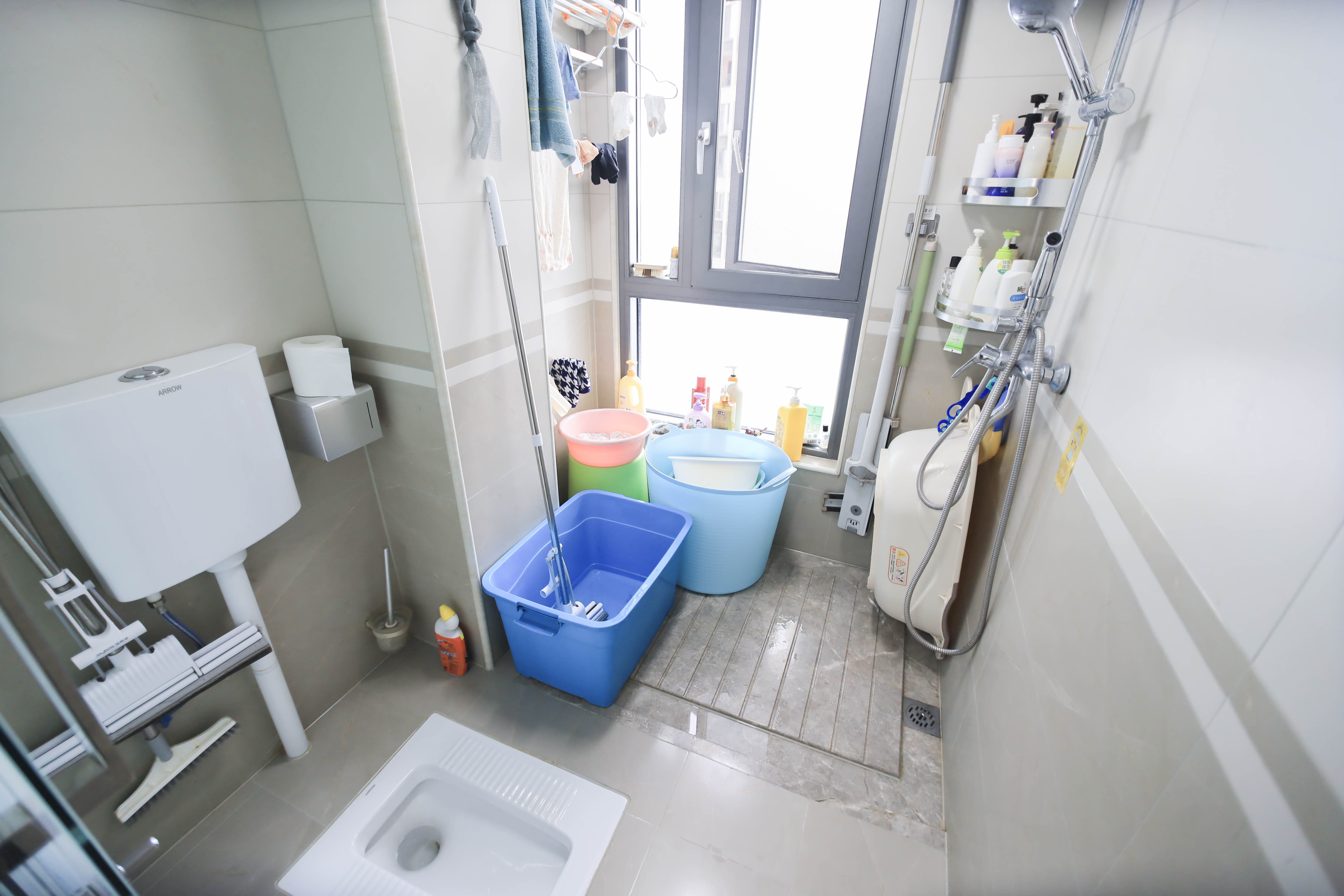 建发中央悦府  4室2厅2卫   248.00万卫生间