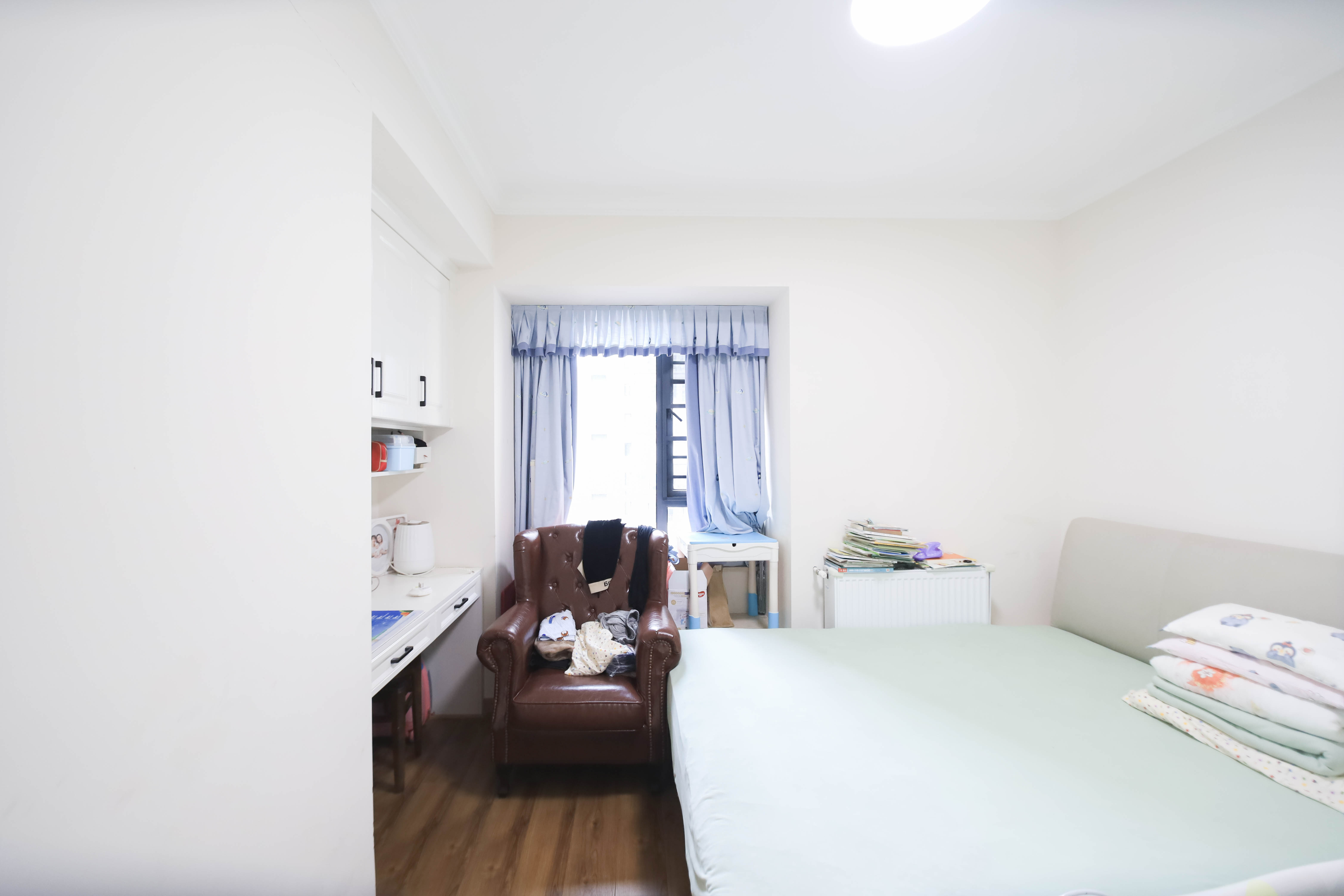 建发中央悦府  4室2厅2卫   248.00万卧室