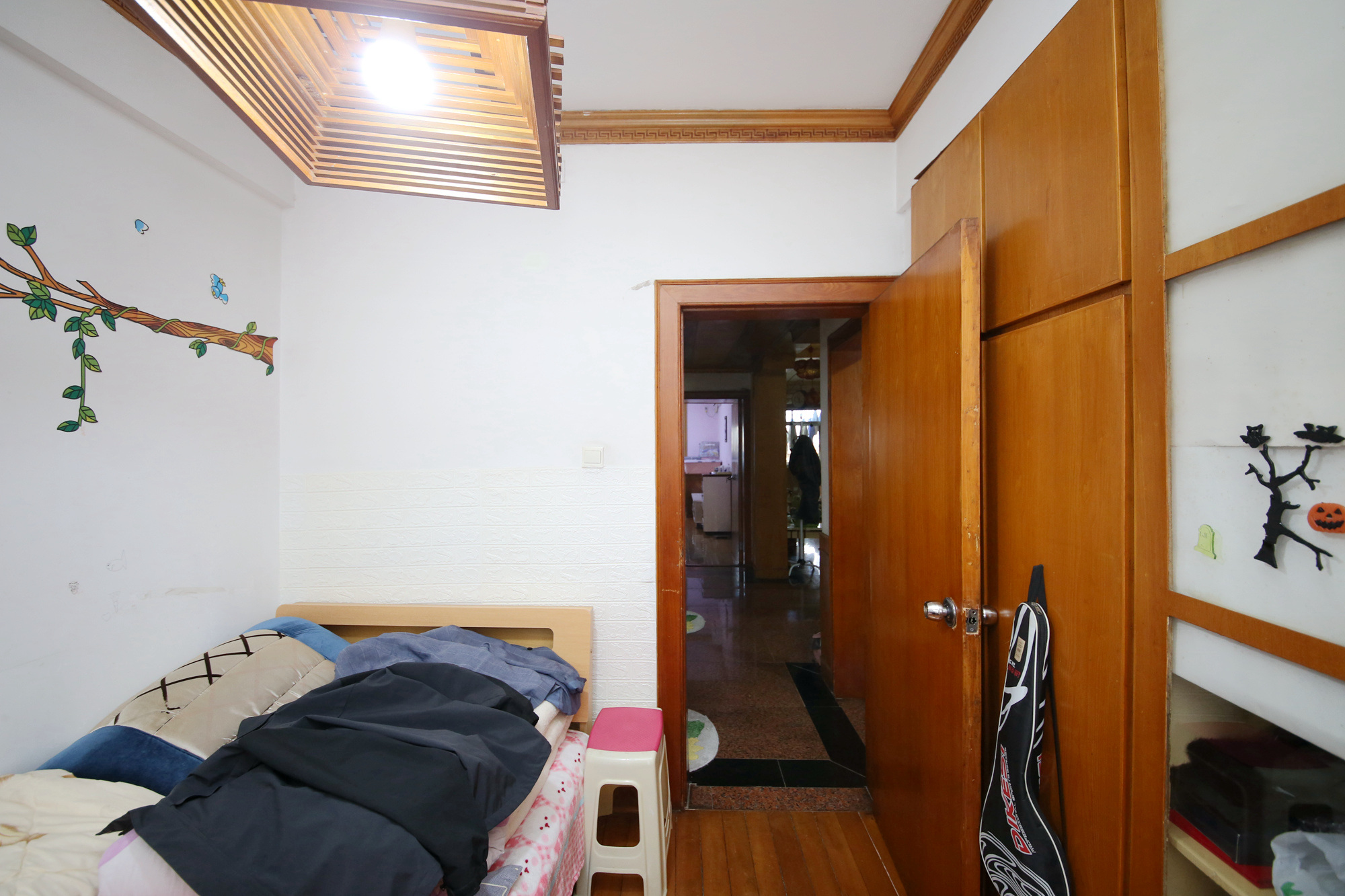燕山街社区  3室2厅2卫   108.00万其他