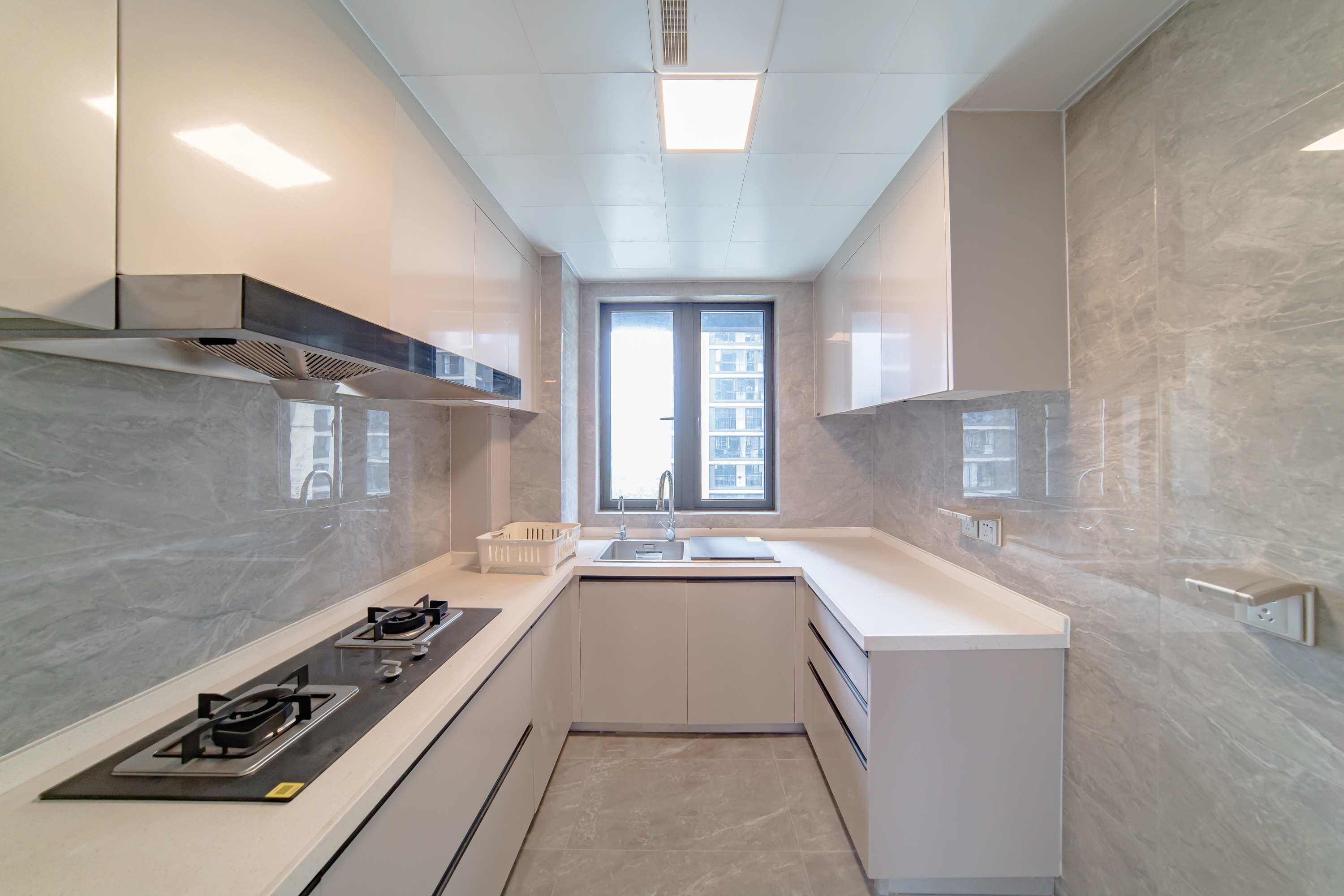 建发电建江山悦 4室2厅2卫 179.8万 建发电建江山悦 4室2厅2卫 179.8万厨房