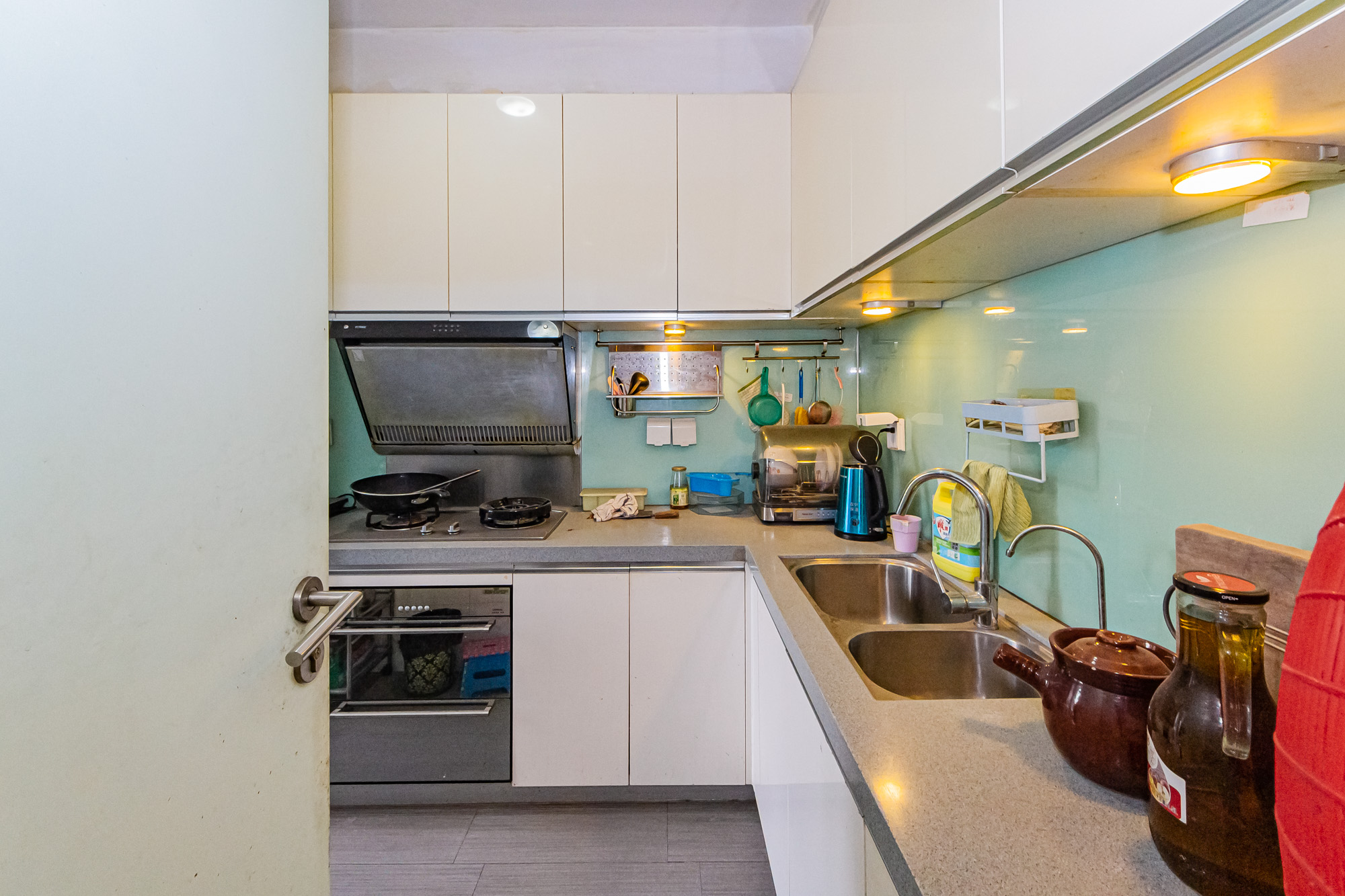 万国城(当代满庭春MOMA)一期 3室2厅2卫 123.0万 万国城(当代满庭春MOMA)一期 3室2厅2卫 123.0万厨房