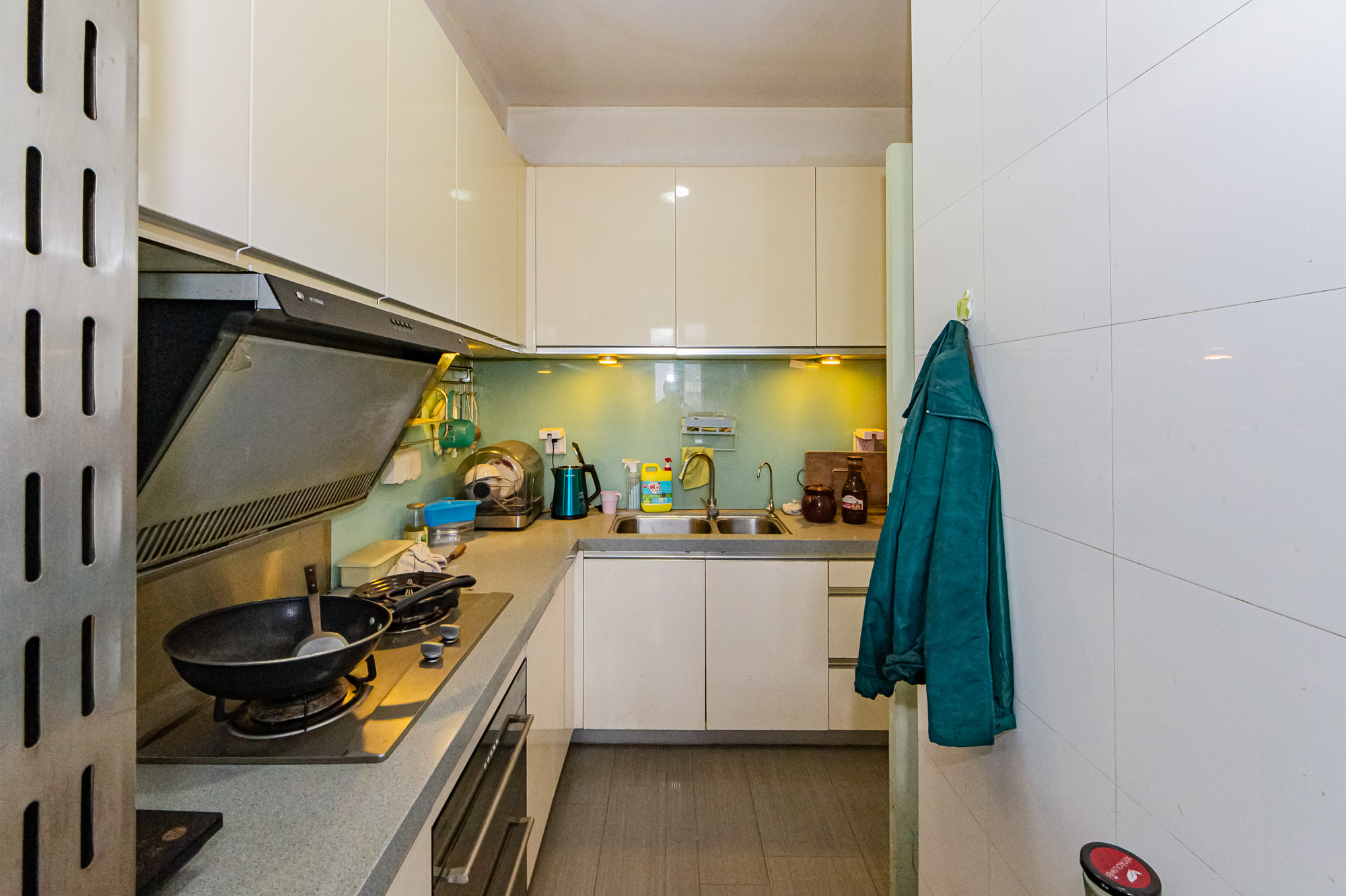 万国城(当代满庭春MOMA)一期 3室2厅2卫 123.0万 万国城(当代满庭春MOMA)一期 3室2厅2卫 123.0万厨房