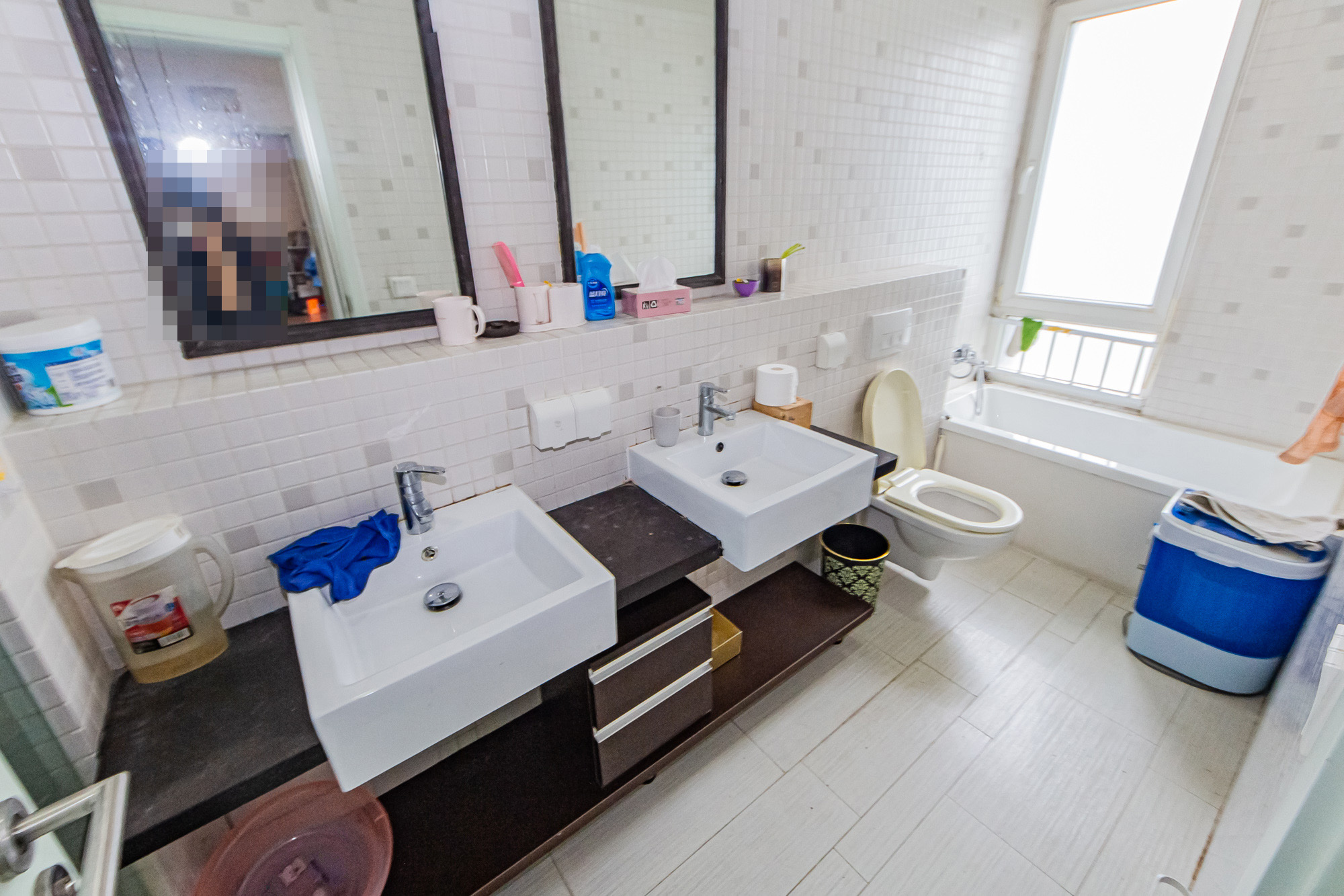 万国城(当代满庭春MOMA)一期 3室2厅2卫 123.0万 万国城(当代满庭春MOMA)一期 3室2厅2卫 123.0万卫生间