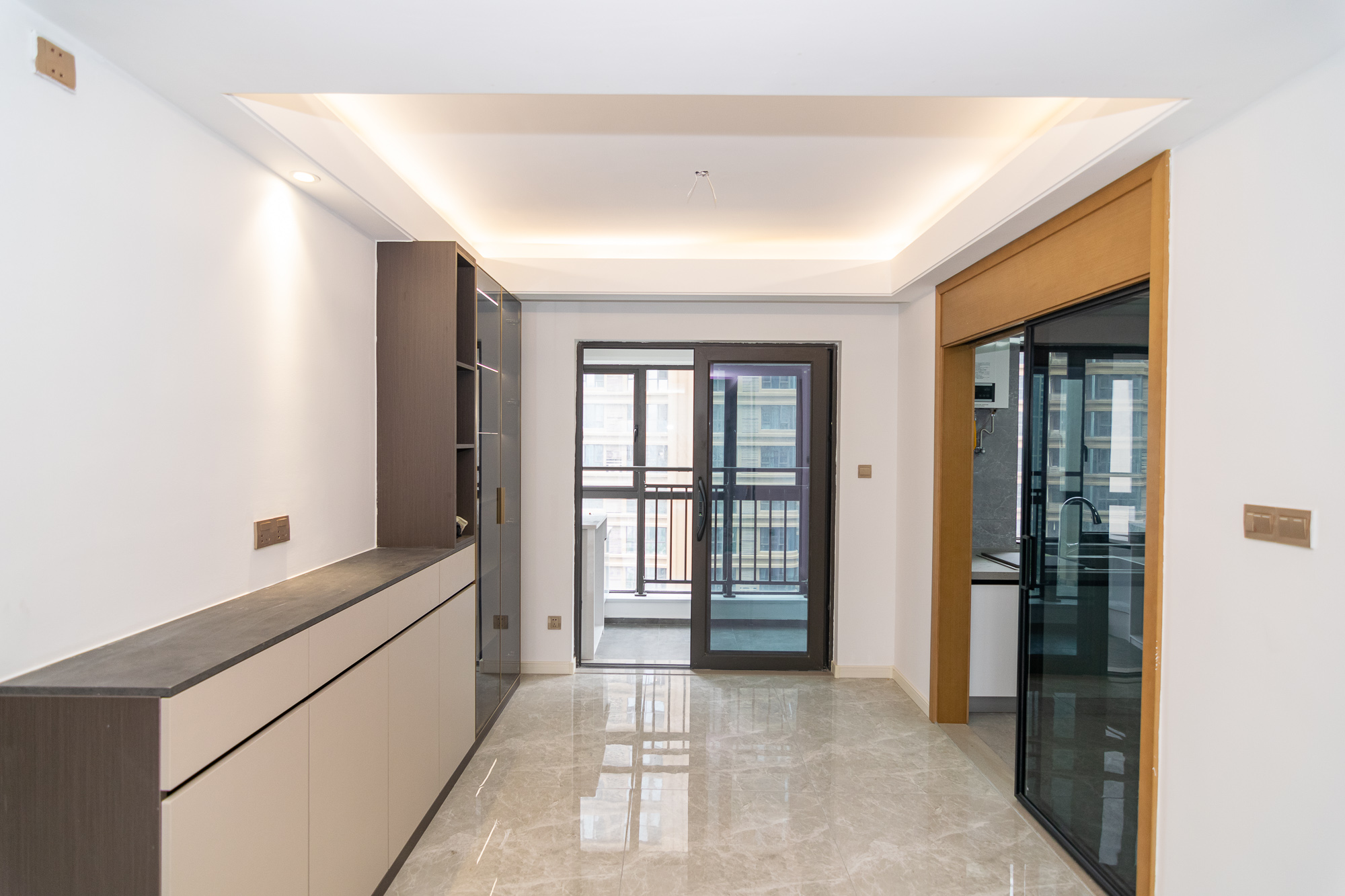 润和美郡(润和紫郡五期) 5室2厅2卫 168.0万 润和美郡(润和紫郡五期) 5室2厅2卫 168.0万客厅