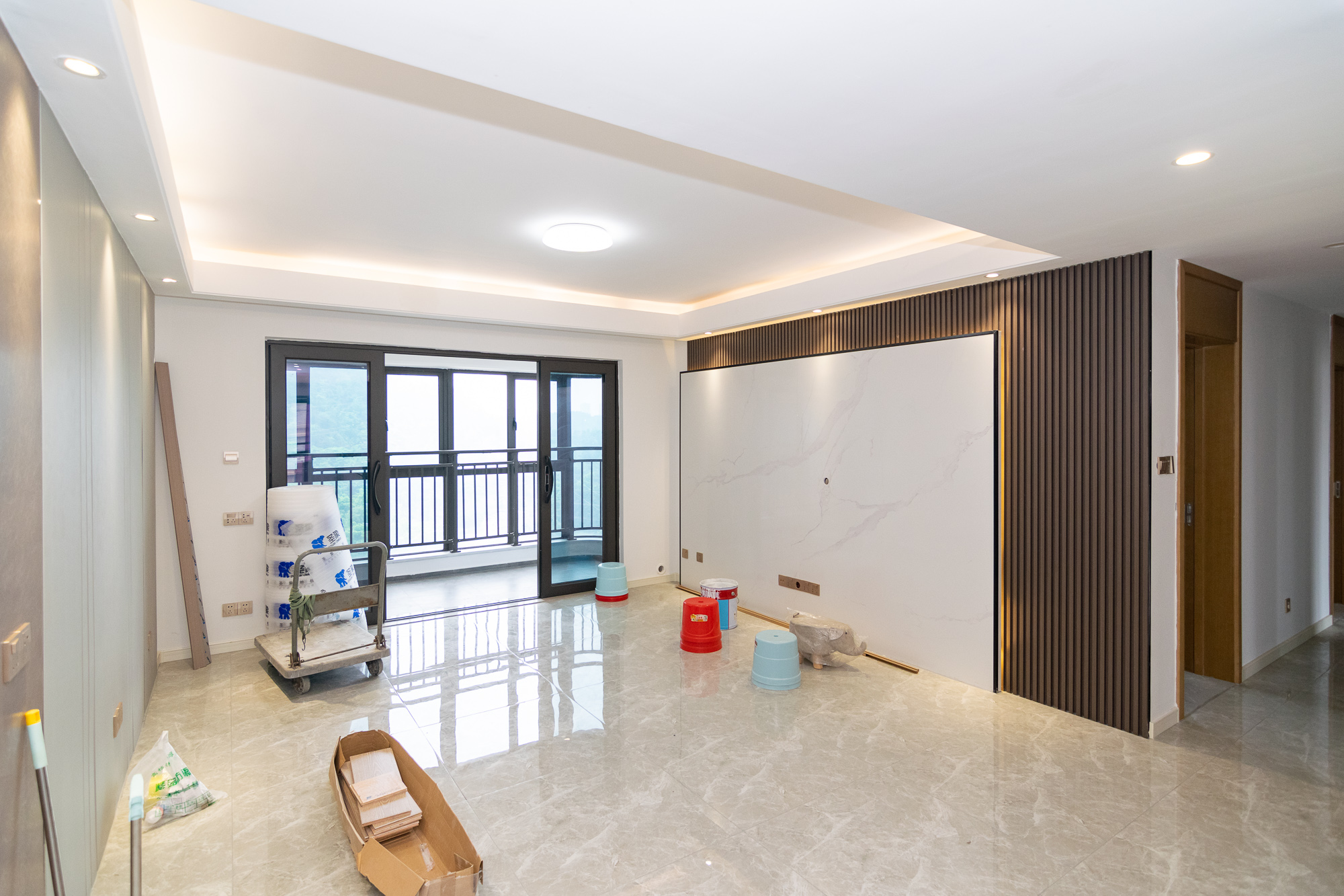 润和美郡(润和紫郡五期) 5室2厅2卫 168.0万 润和美郡(润和紫郡五期) 5室2厅2卫 168.0万客厅