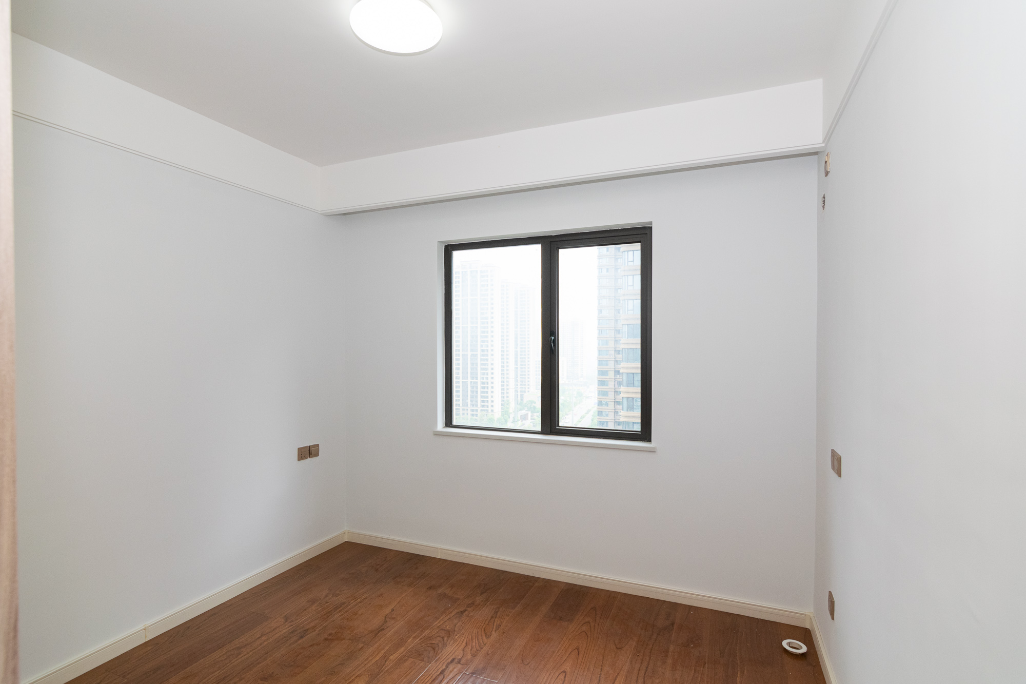 润和美郡(润和紫郡五期) 5室2厅2卫 168.0万 润和美郡(润和紫郡五期) 5室2厅2卫 168.0万卧室