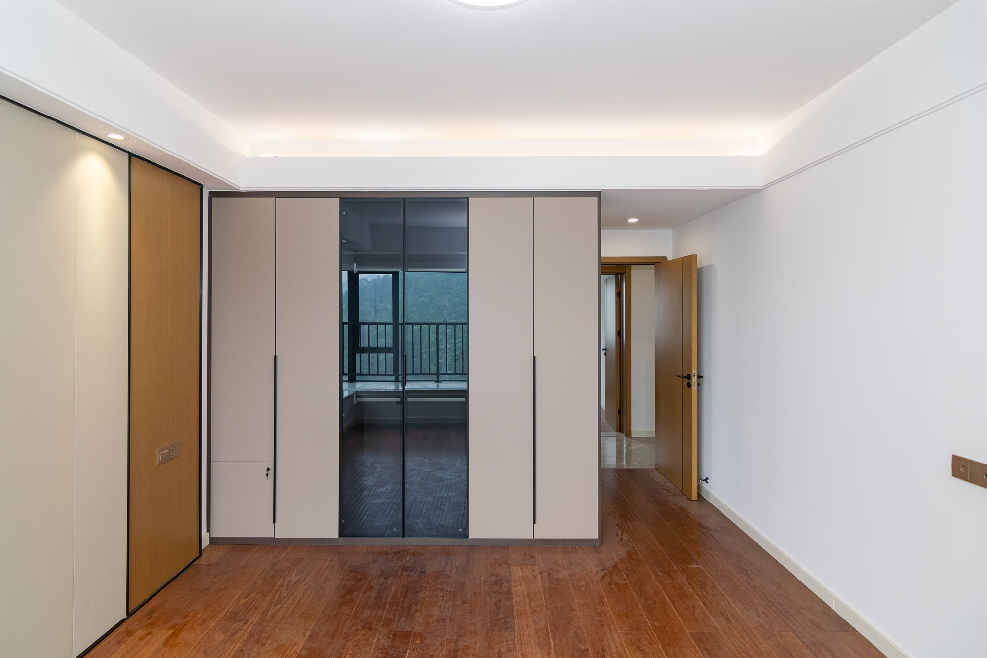 润和美郡（润和紫郡五期）  5室2厅2卫    168.0万卧室