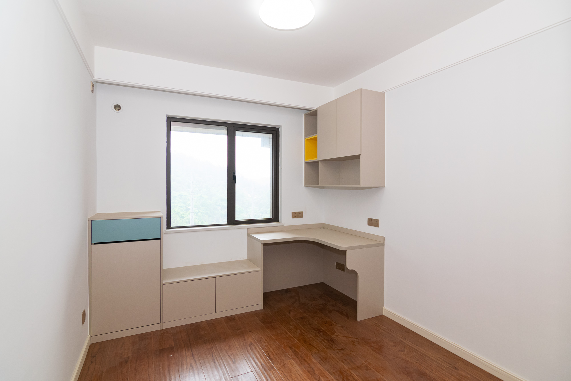 润和美郡(润和紫郡五期) 5室2厅2卫 168.0万 润和美郡(润和紫郡五期) 5室2厅2卫 168.0万卧室