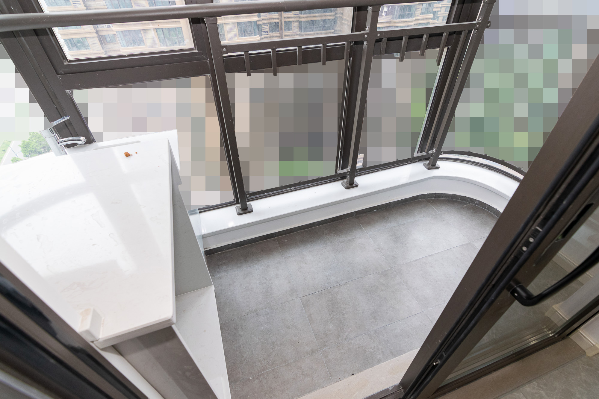 润和美郡（润和紫郡五期）  5室2厅2卫    168.0万阳台