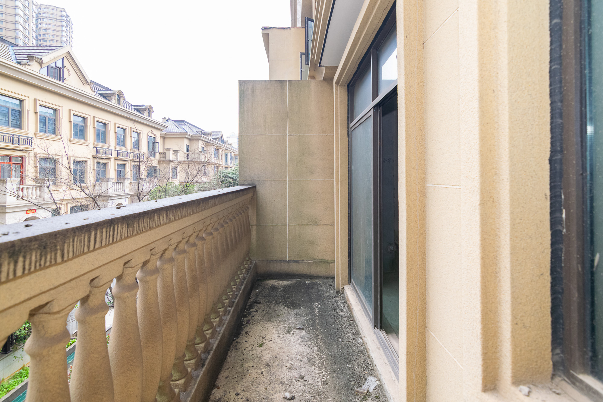 润和紫郡一期 5室2厅3卫 272.8万 润和紫郡一期 5室2厅3卫 272.8万阳台