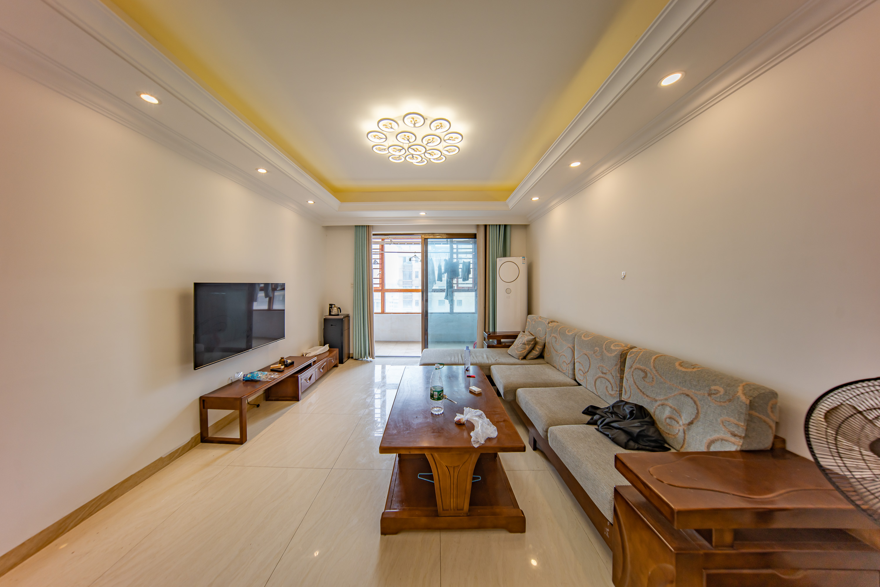 江山帝景哈佛  3室2厅2卫    107.0万客厅