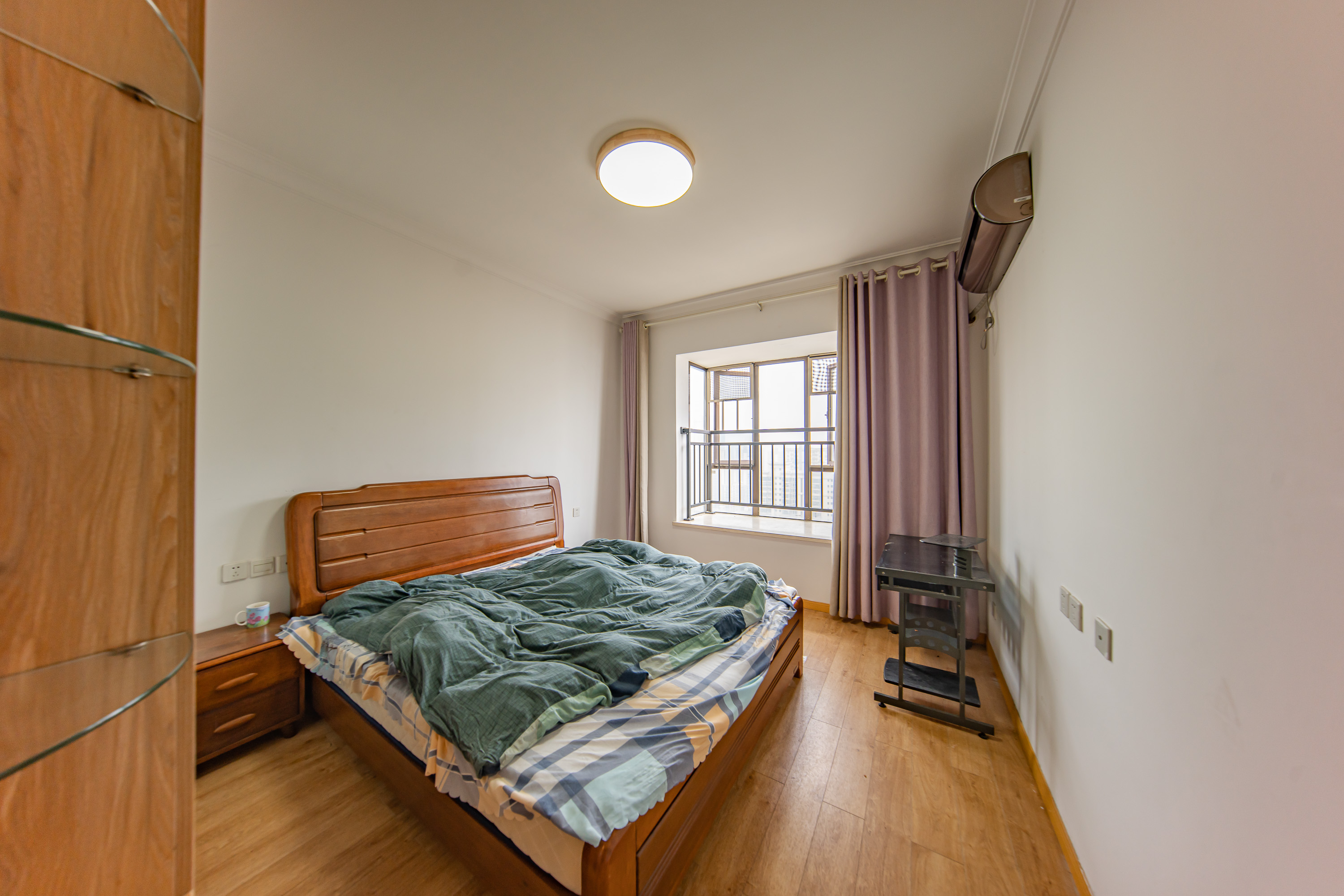 江山帝景哈佛  3室2厅2卫    107.0万卧室