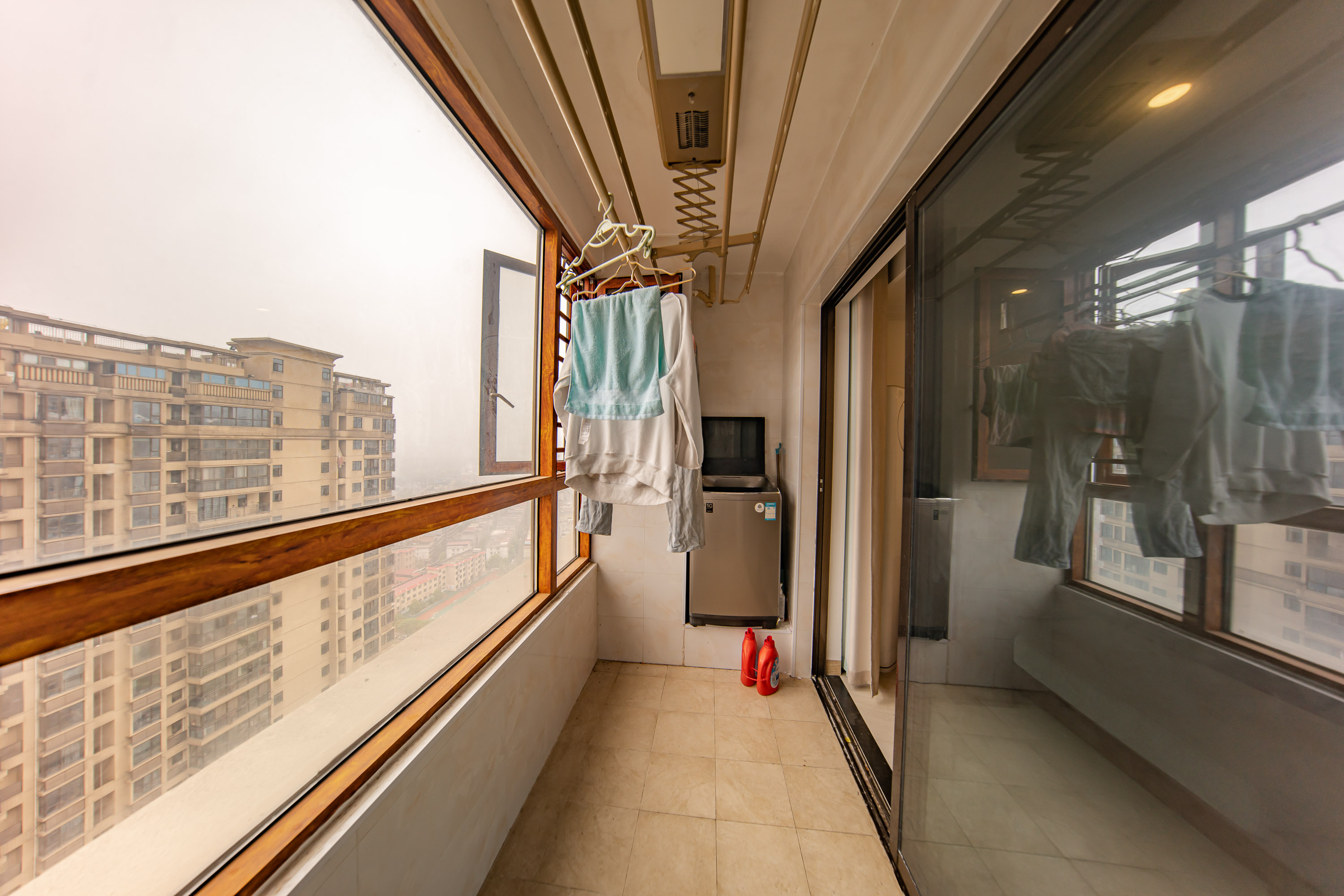 江山帝景哈佛  3室2厅2卫    107.0万阳台