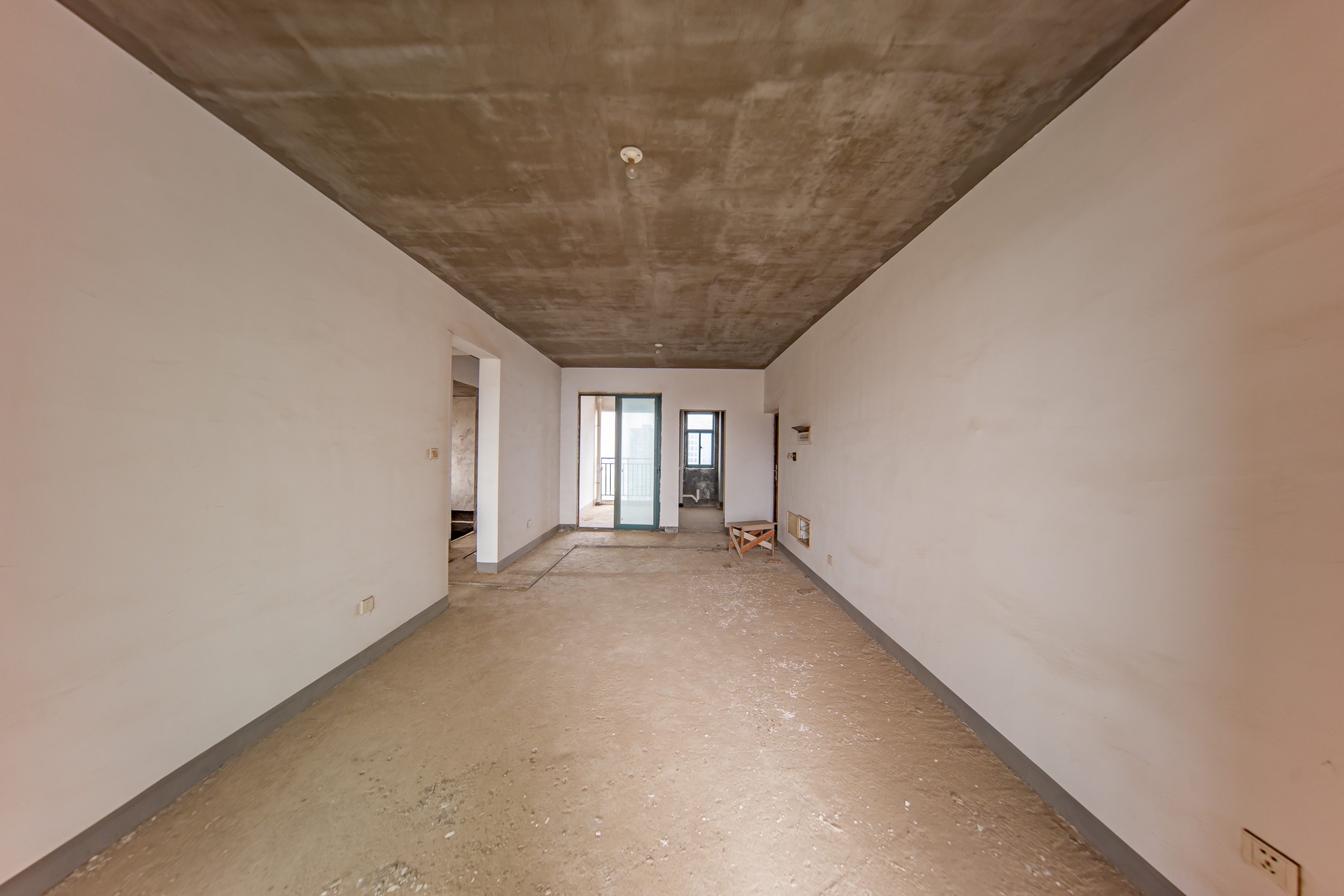 洋湖时代  4室2厅1卫    66.0万 洋湖时代  4室2厅1卫    66.0万客厅