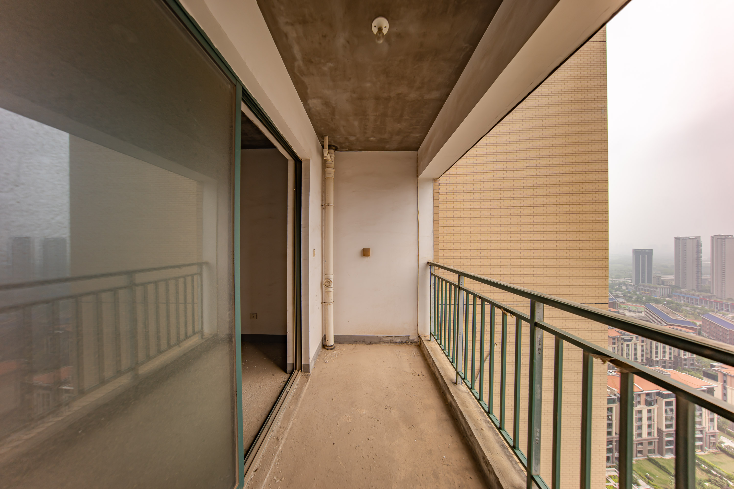 洋湖时代  4室2厅1卫    66.0万 洋湖时代  4室2厅1卫    66.0万阳台