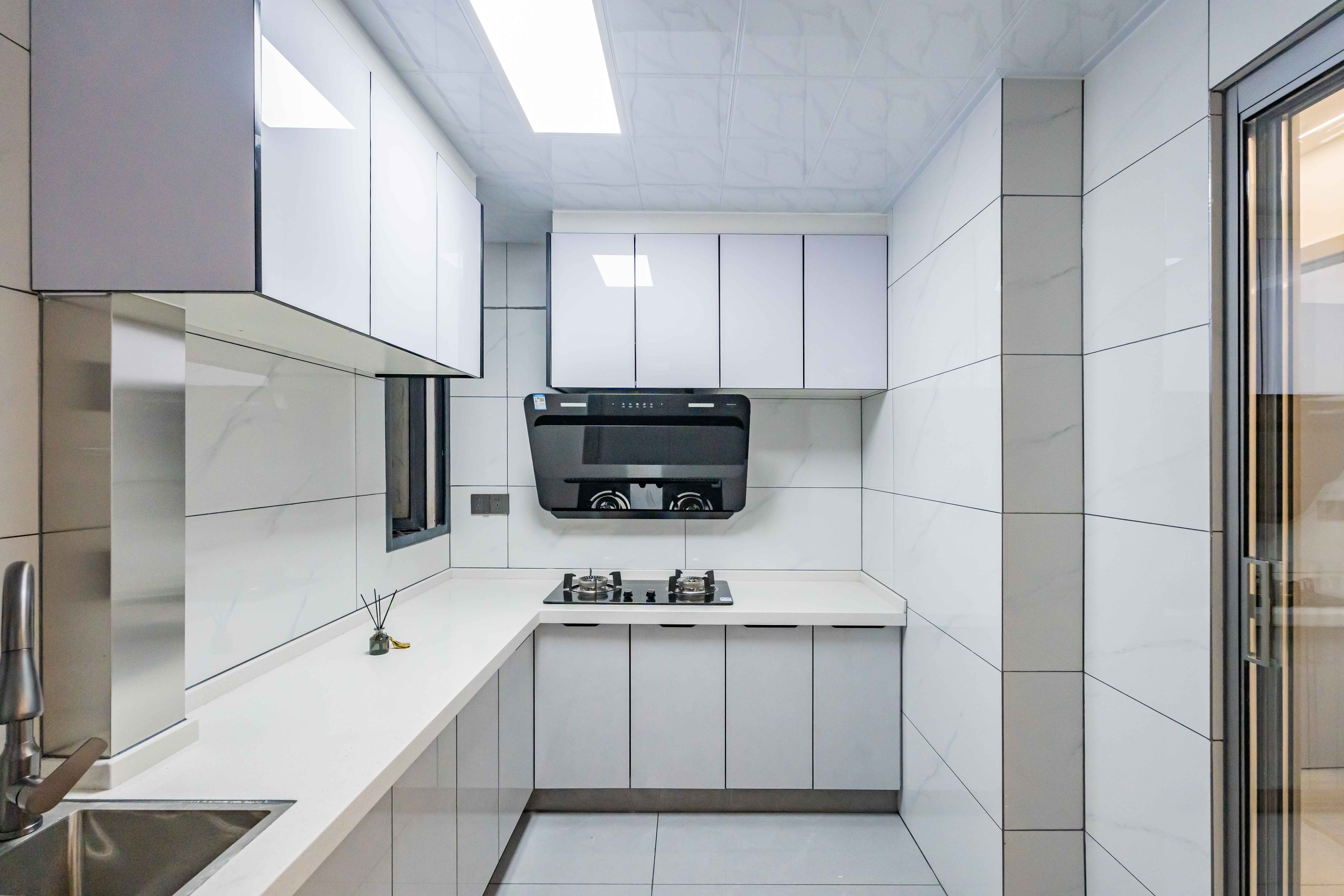 建鸿达现代公寓  3室2厅1卫   98.80万厨房