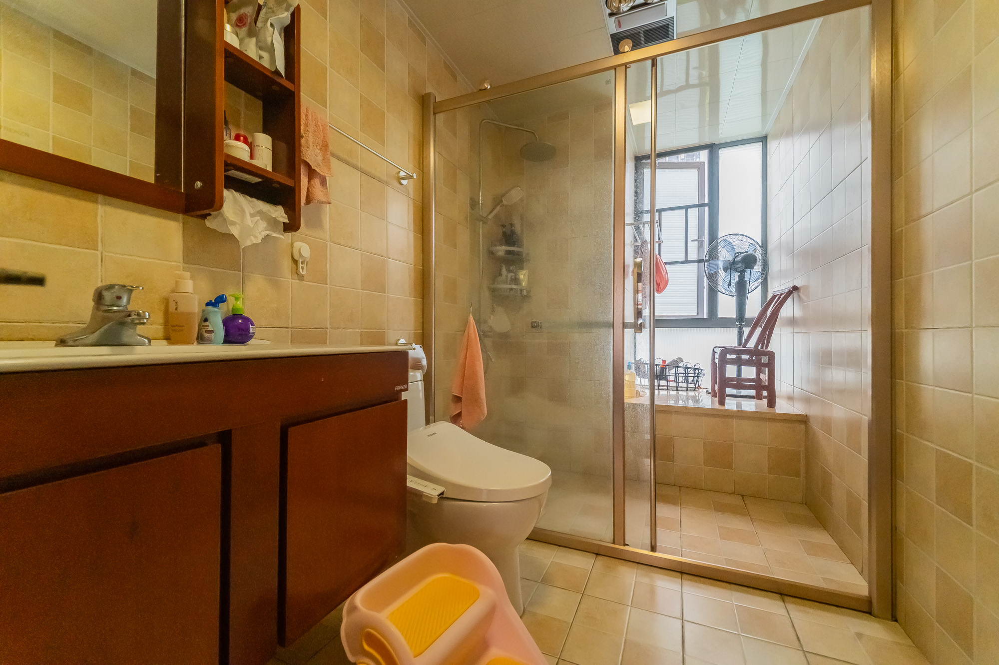 恒基凯旋门一二期 4室2厅2卫 148.0万 恒基凯旋门一二期 4室2厅2卫 148.0万卫生间