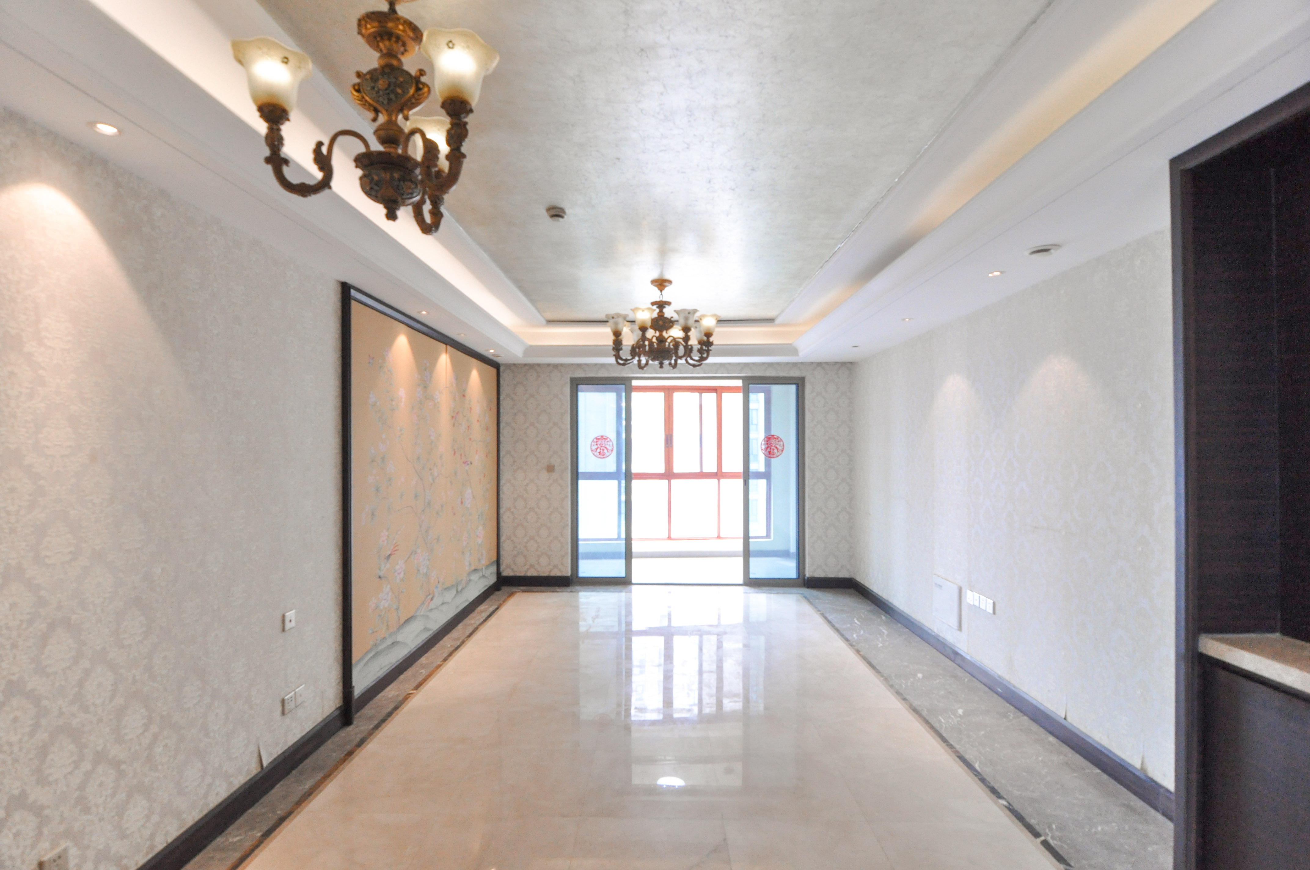 梅溪湖金茂府(金茂广场)(金茂览秀城) 3室2厅2卫 235.0万 梅溪湖金茂府(金茂广场)(金茂览秀城) 3室2厅2卫 235.0万客厅