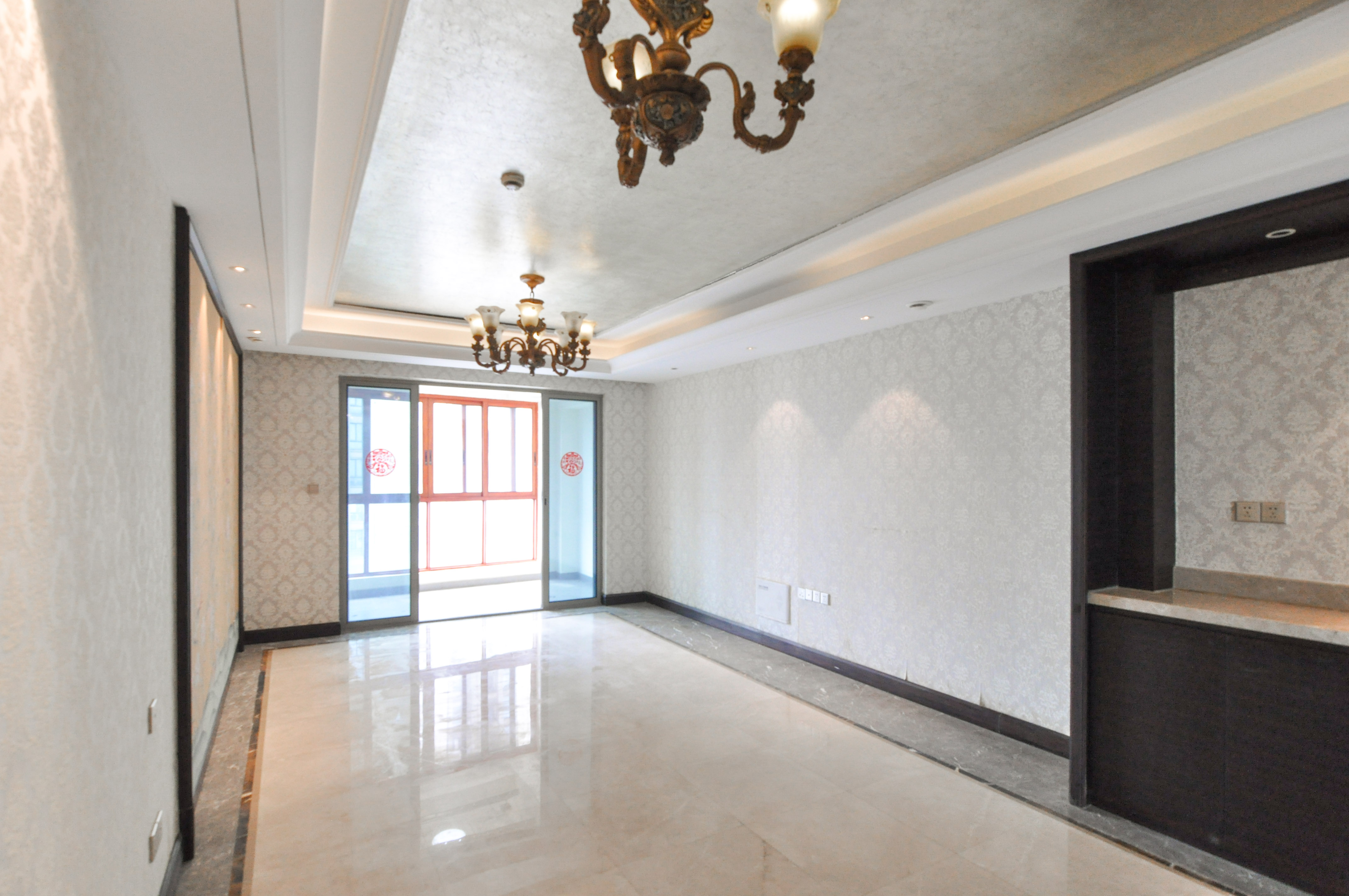 梅溪湖金茂府(金茂广场)(金茂览秀城) 3室2厅2卫 235.0万 梅溪湖金茂府(金茂广场)(金茂览秀城) 3室2厅2卫 235.0万客厅