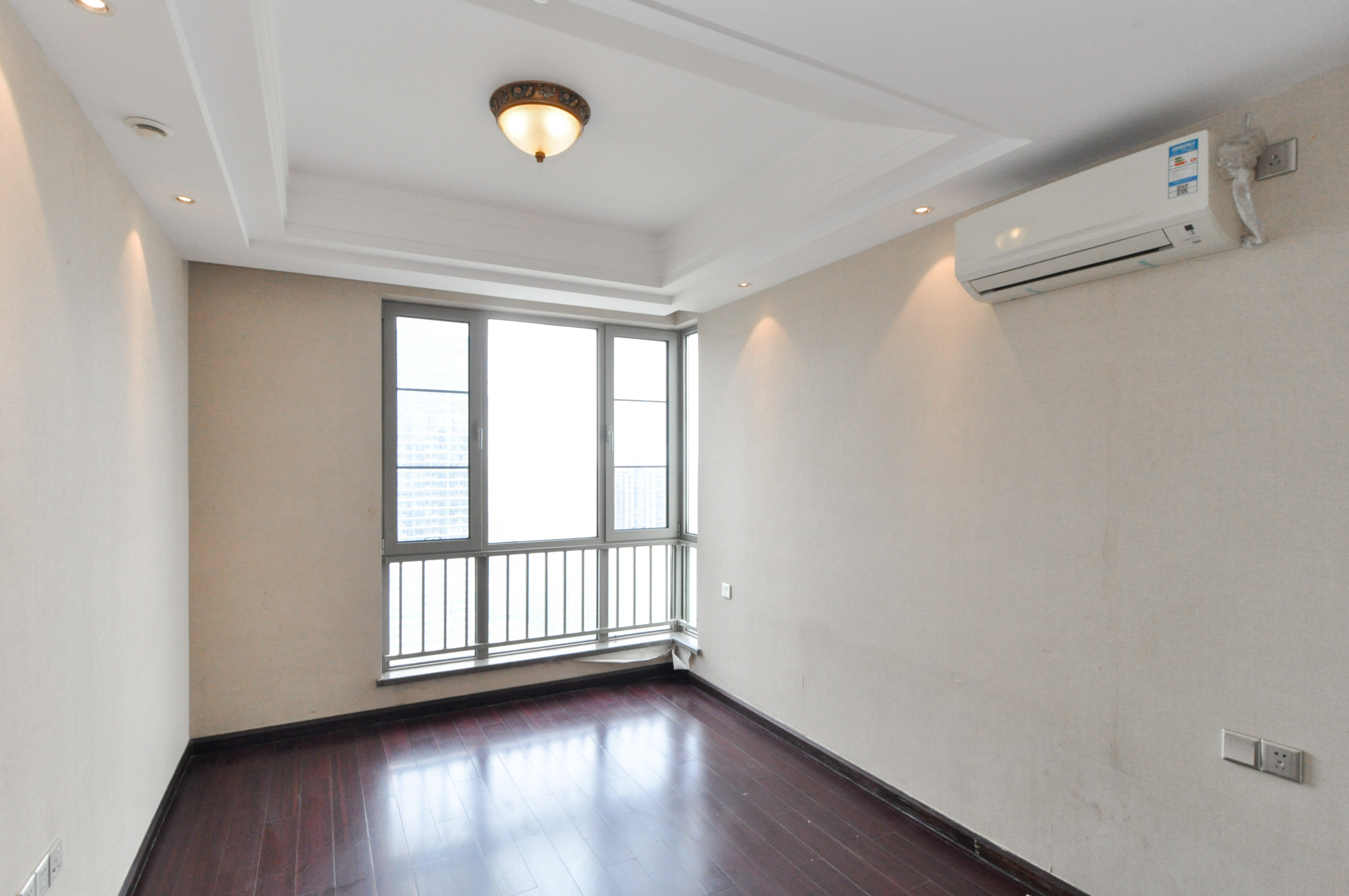 梅溪湖金茂府(金茂广场)(金茂览秀城) 3室2厅2卫 235.0万 梅溪湖金茂府(金茂广场)(金茂览秀城) 3室2厅2卫 235.0万卧室