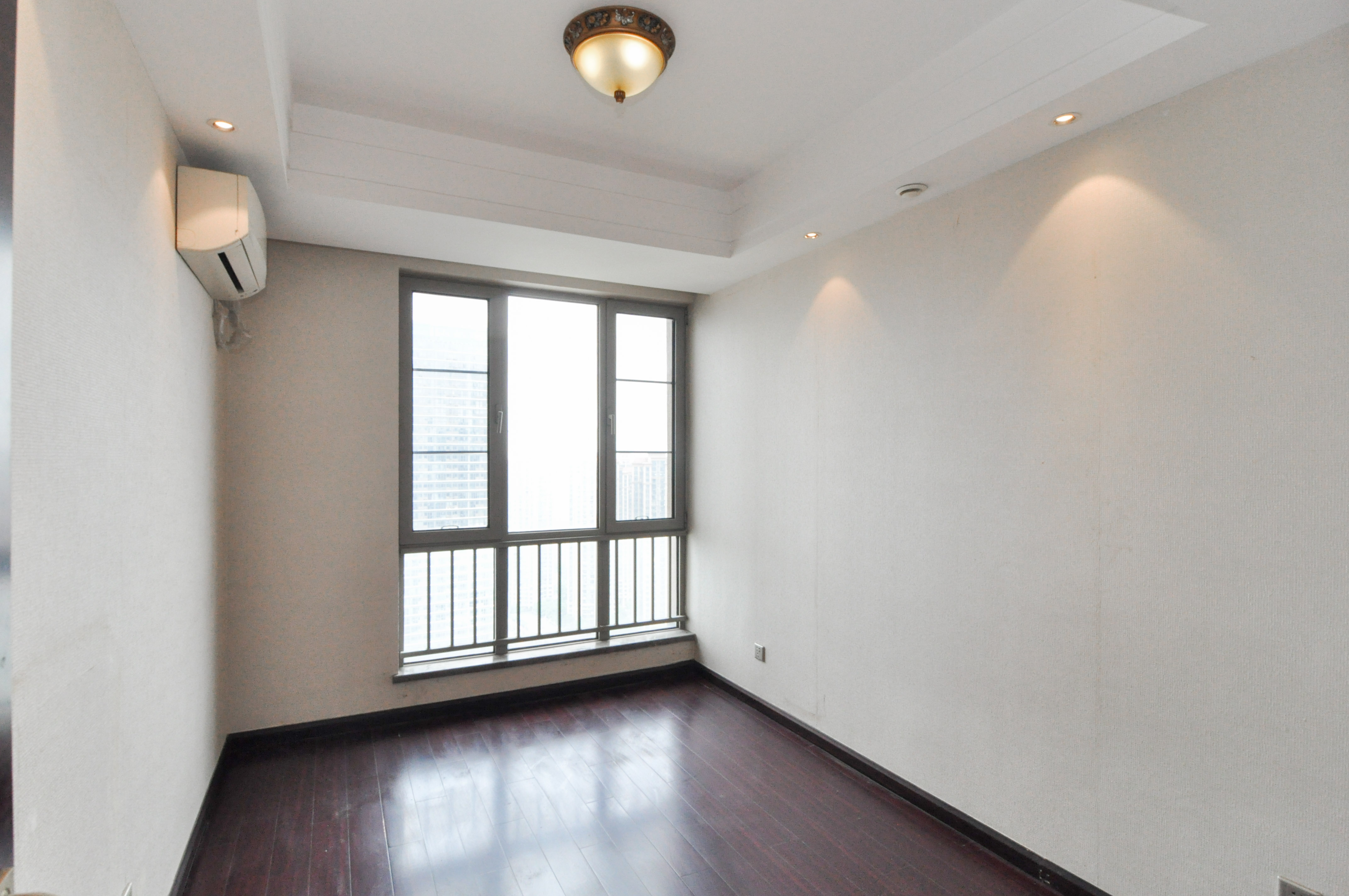 梅溪湖金茂府(金茂广场)(金茂览秀城) 3室2厅2卫 235.0万 梅溪湖金茂府(金茂广场)(金茂览秀城) 3室2厅2卫 235.0万卧室