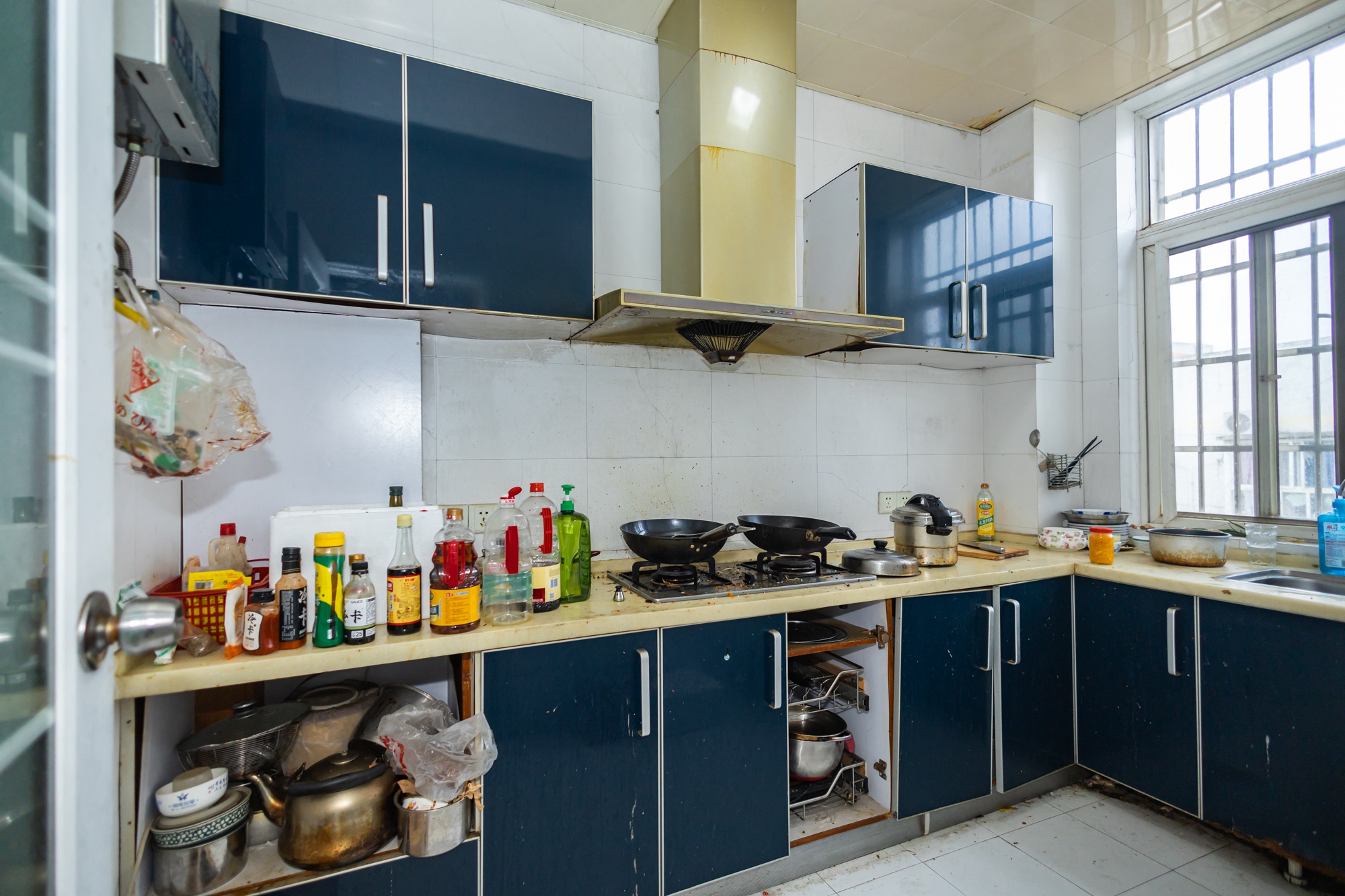 金岸教师公寓 4室2厅2卫 62.79万 金岸教师公寓 4室2厅2卫 62.79万厨房