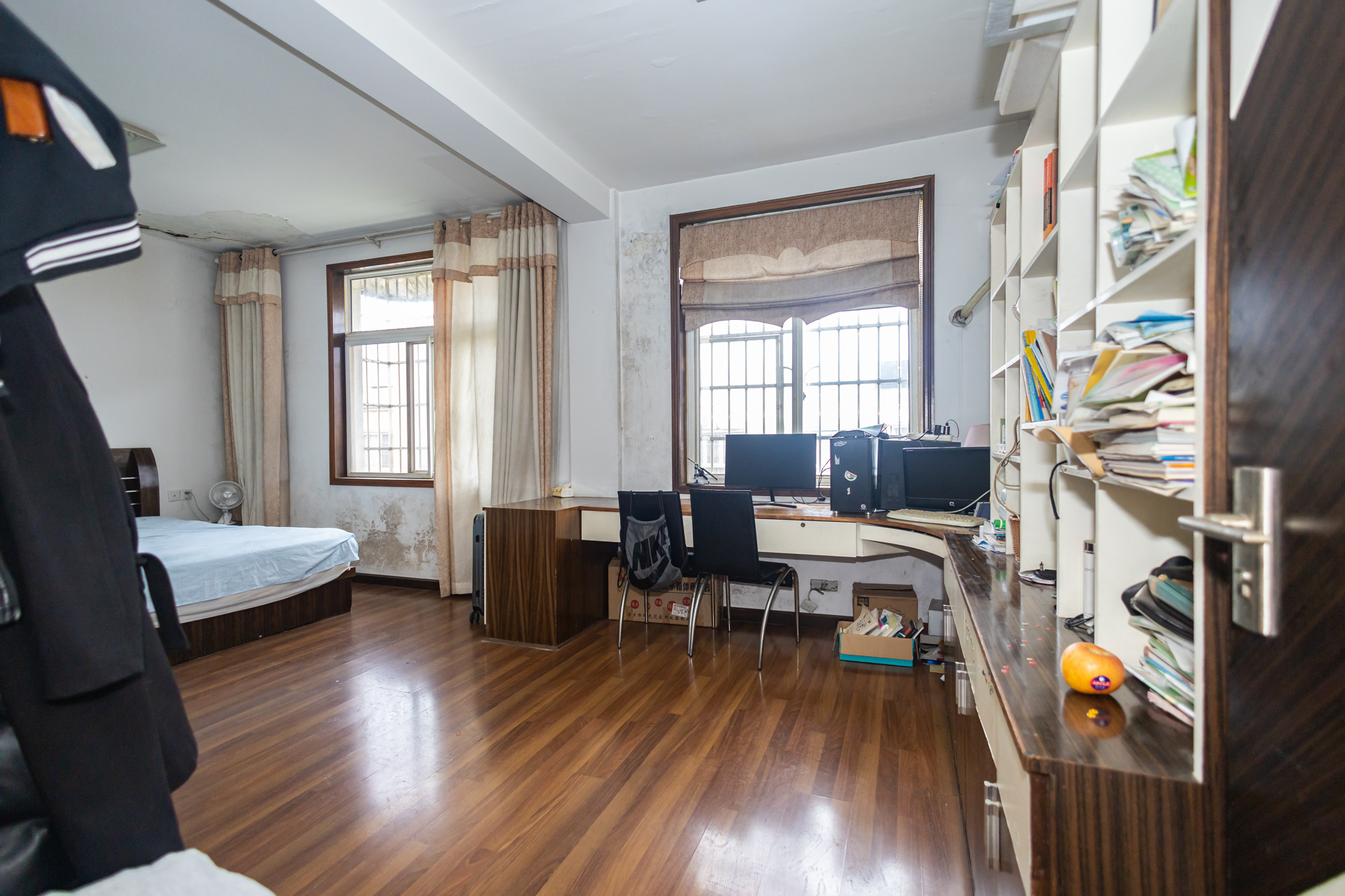 金岸教师公寓 4室2厅2卫 62.79万 金岸教师公寓 4室2厅2卫 62.79万卧室